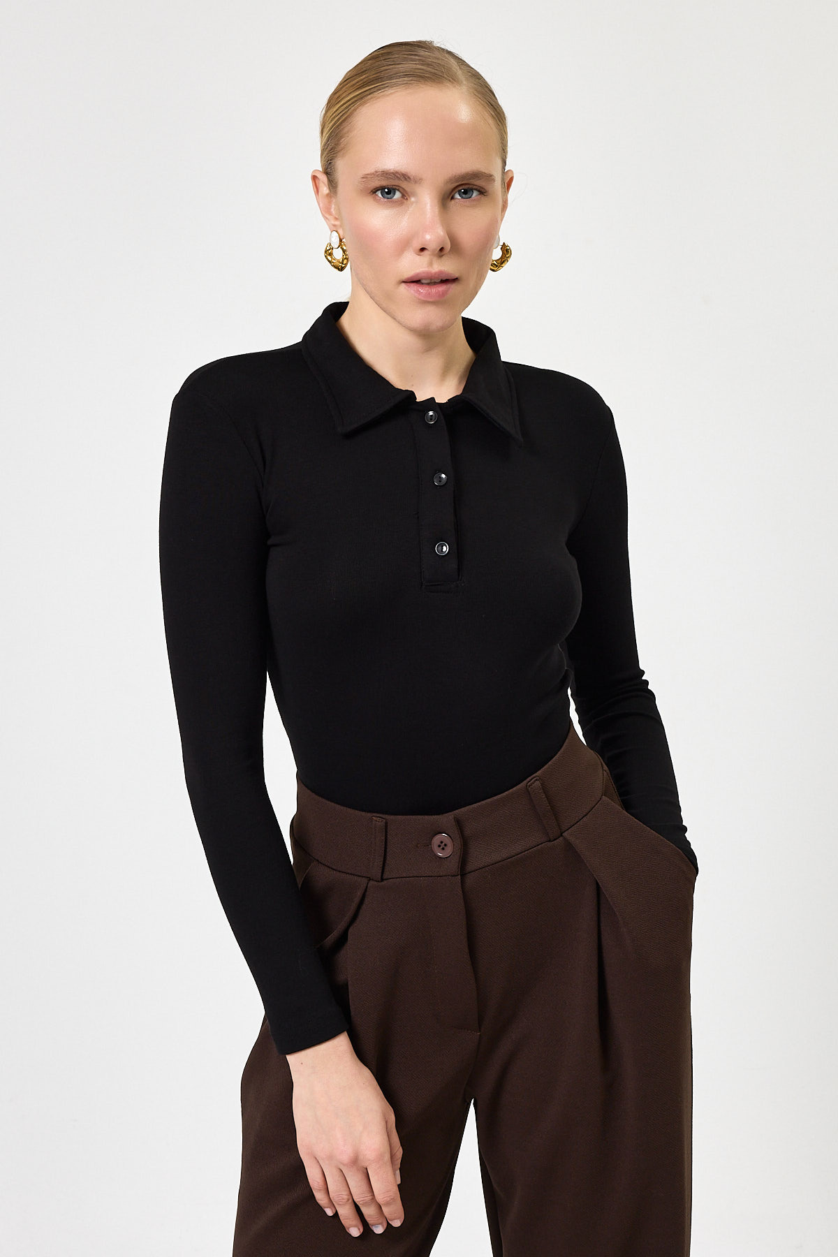 Siyah Polo Yaka Düğmeli Uzun Kollu Bluz 8222A - 2