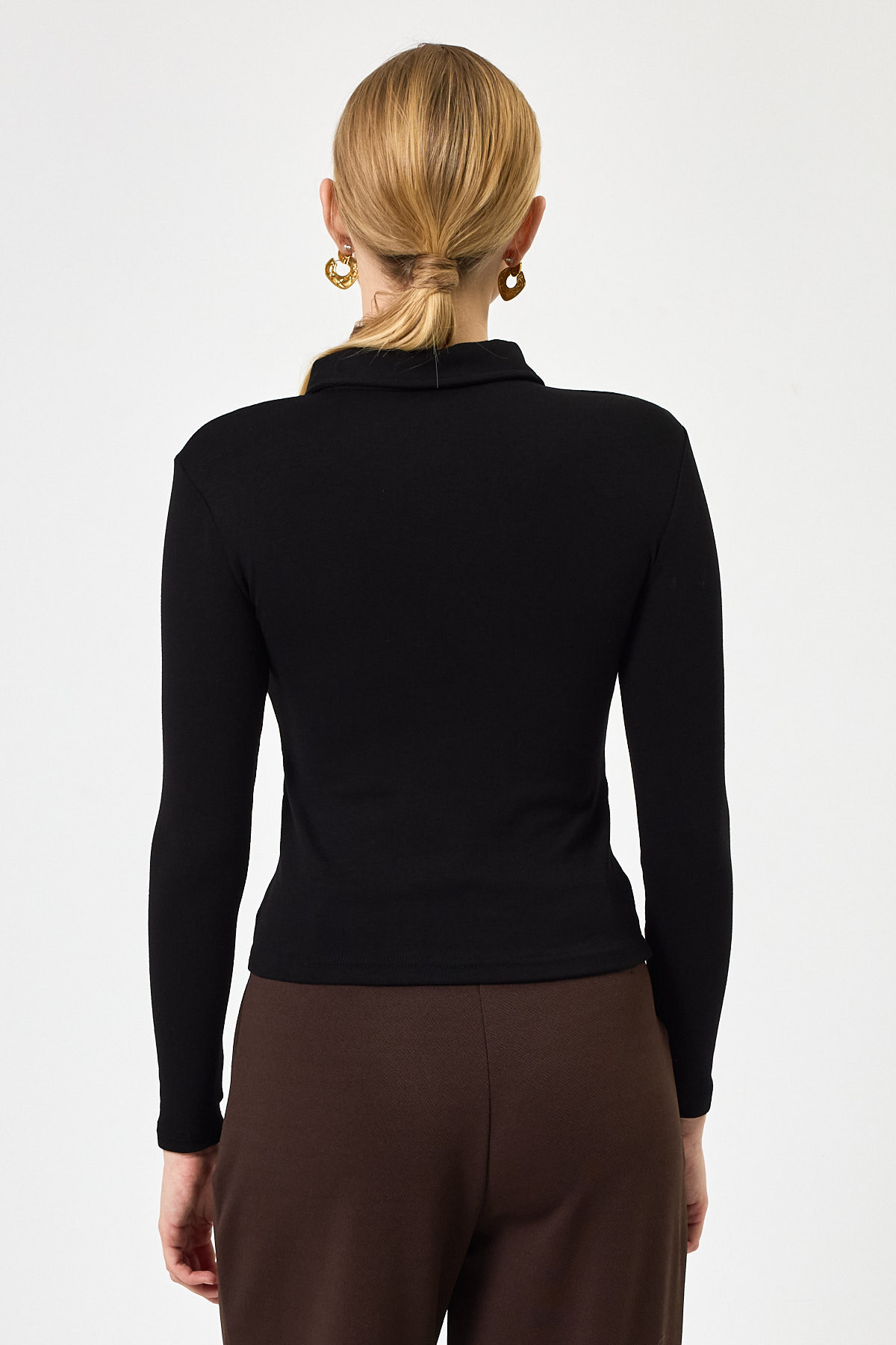 Siyah Polo Yaka Düğmeli Uzun Kollu Bluz 8222A - 5