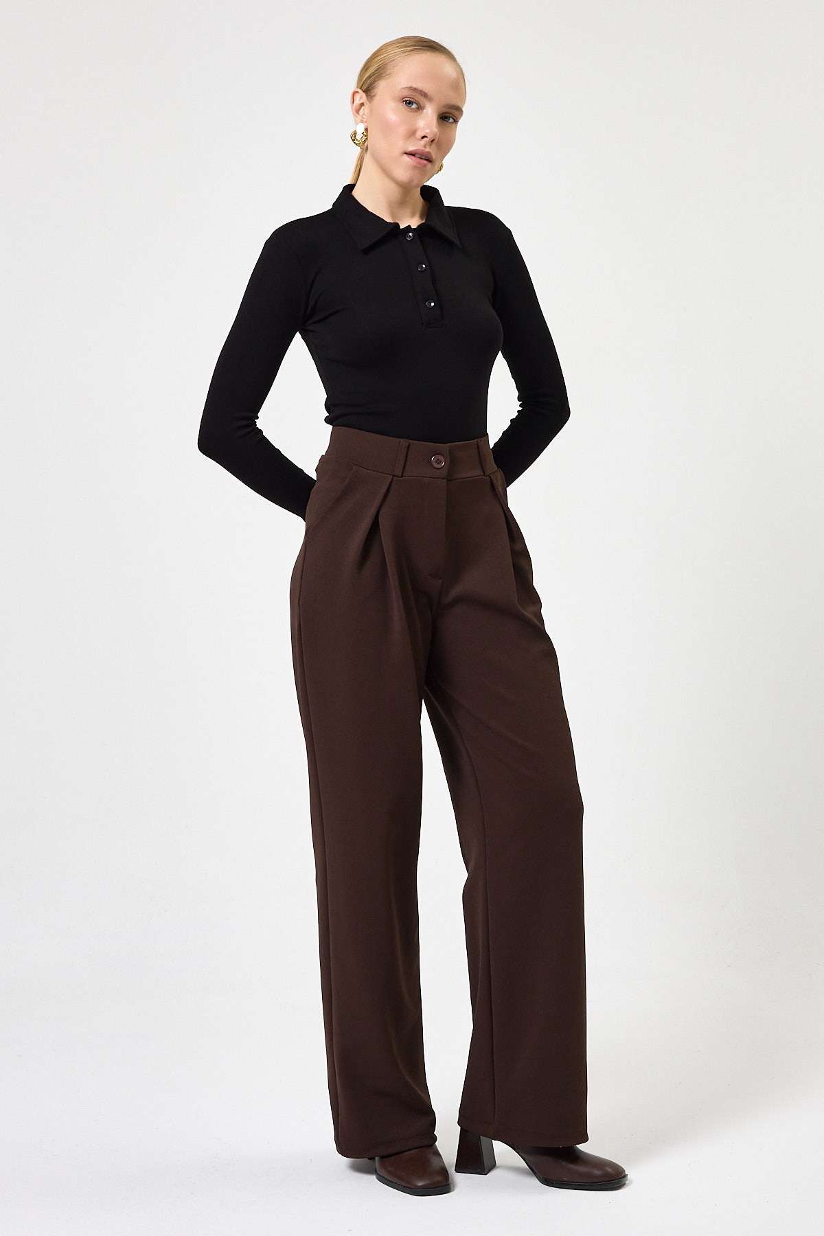 Siyah Polo Yaka Düğmeli Uzun Kollu Bluz 8222A - 7