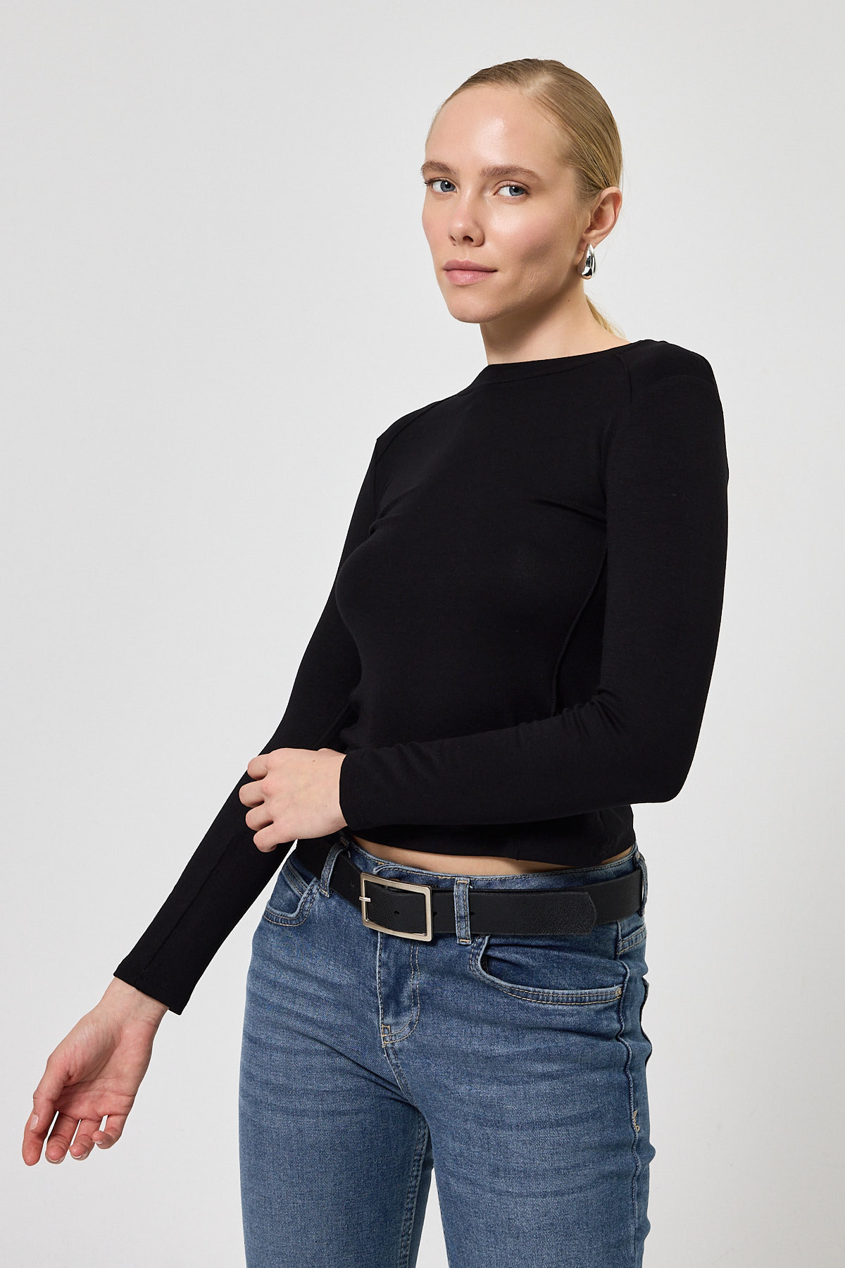 Siyah Uzun Kollu Bisiklet Yaka Dikiş Detaylı Kadın Body 8223A - 2