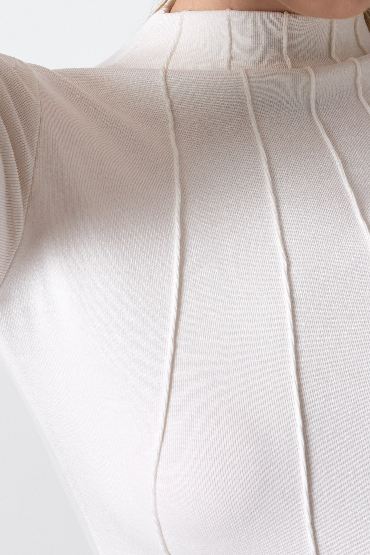 Ekru Uzun Kollu Yarım Balıkçı Yaka Dikiş Detaylı Kadın Body 8225A - 4