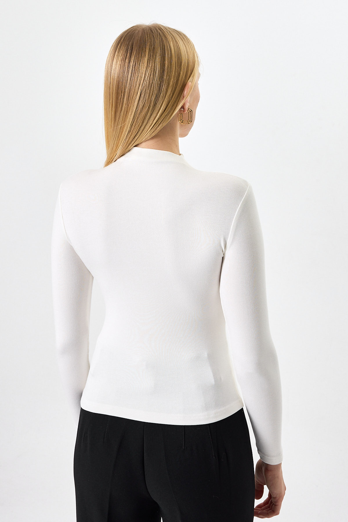 Ekru Uzun Kollu Yarım Balıkçı Yaka Dikiş Detaylı Kadın Body 8225A - 5