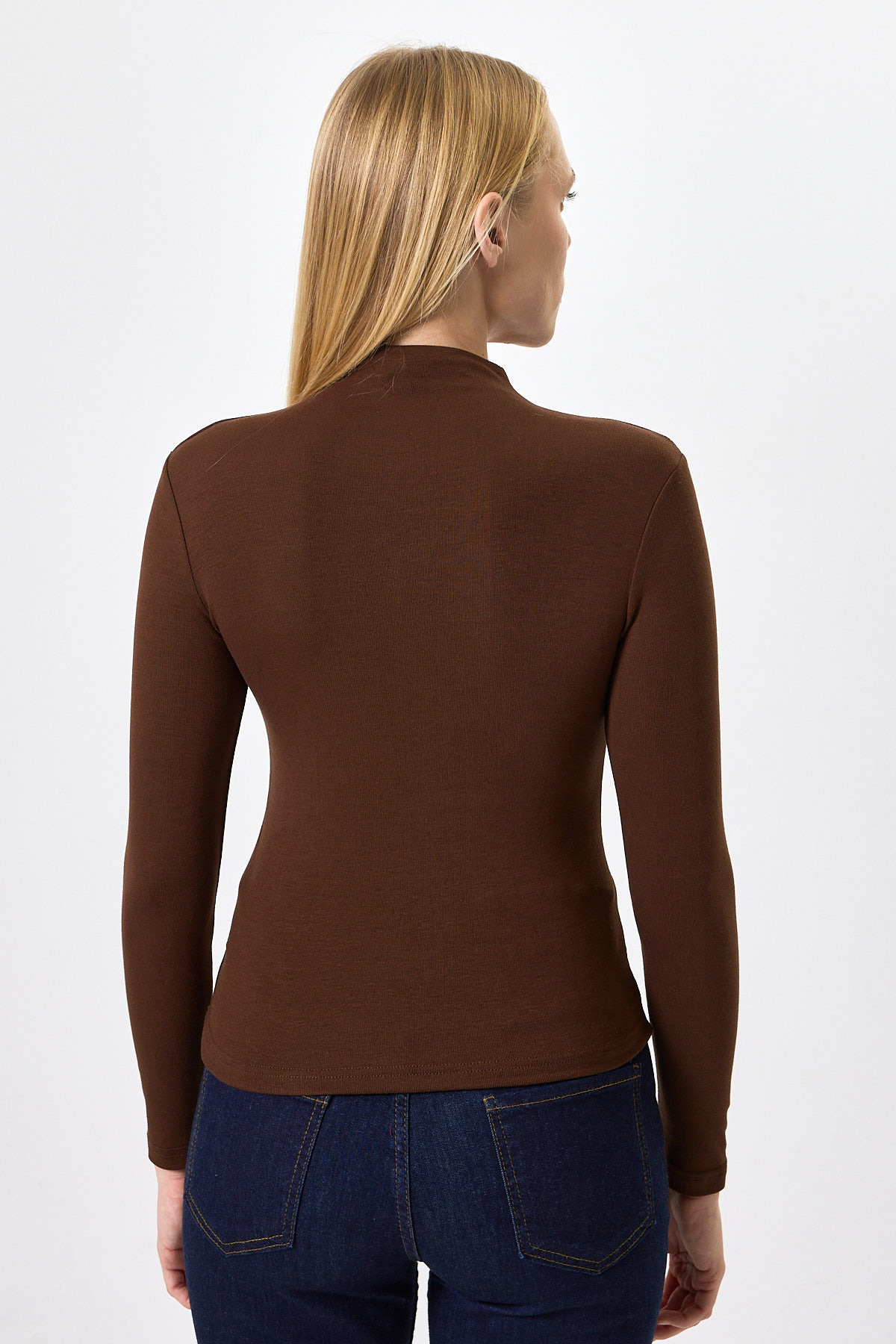 Kahverengi Uzun Kollu Yarım Balıkçı Yaka Dikiş Detaylı Kadın Body 8225A - 5