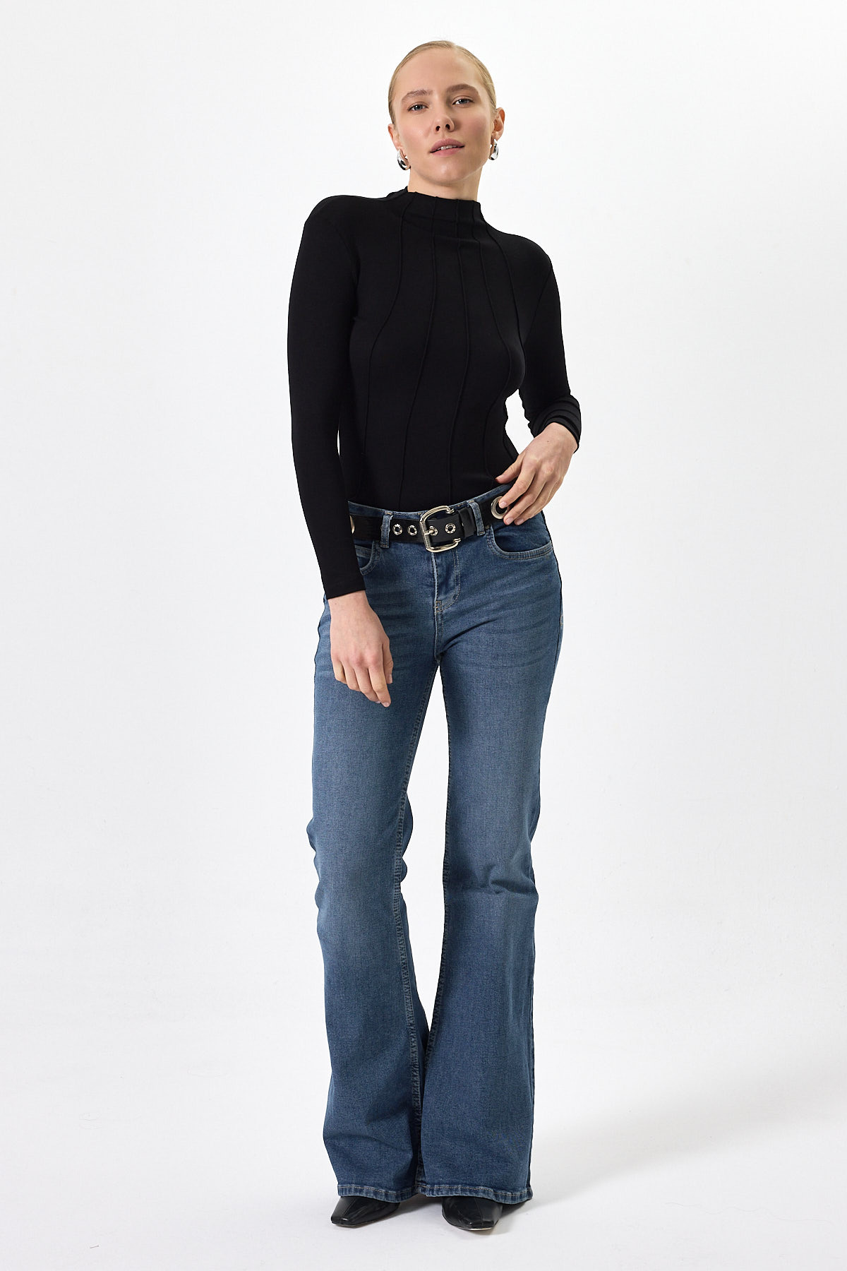 Siyah Uzun Kollu Yarım Balıkçı Yaka Dikiş Detaylı Kadın Body 8225A - 7