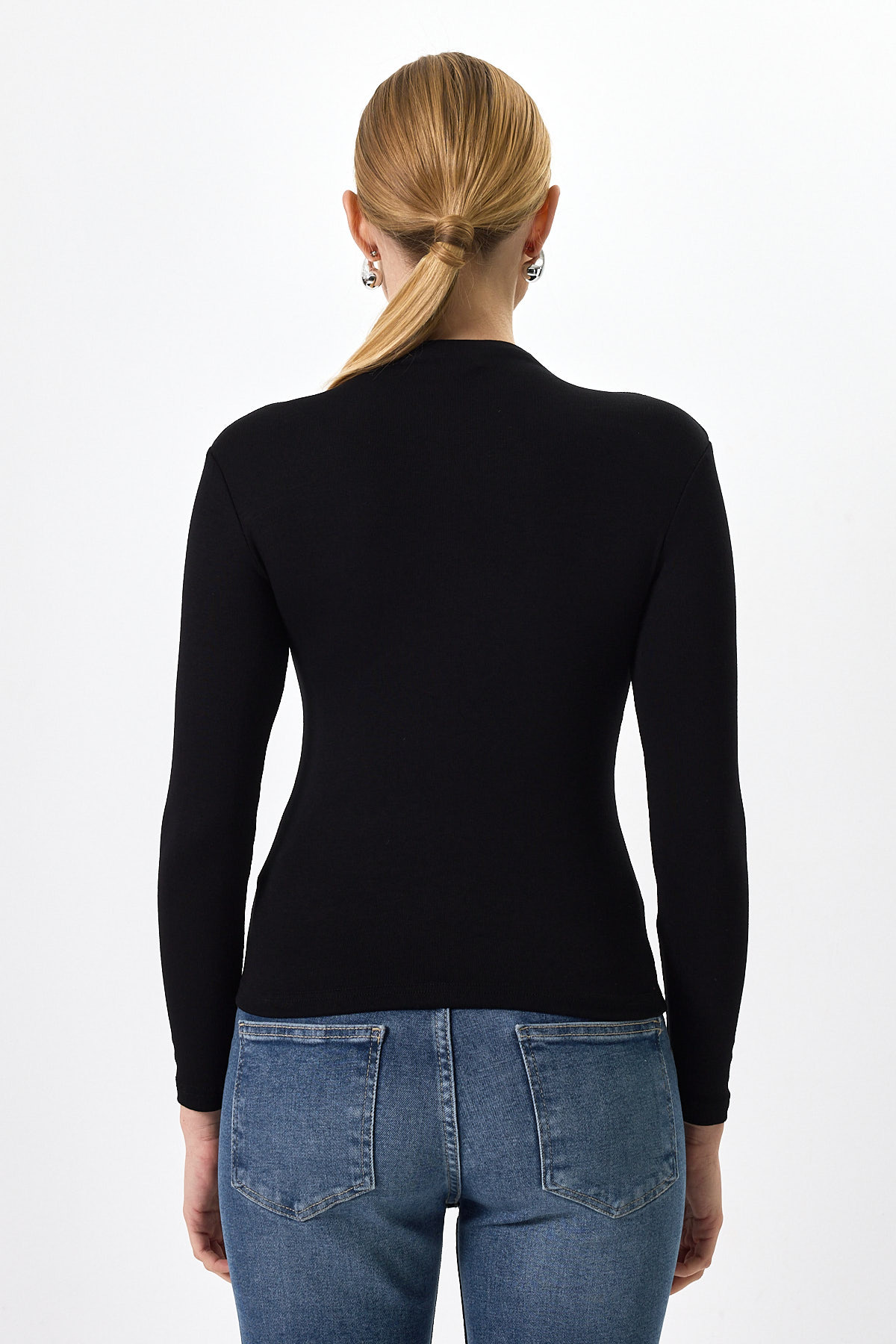 Siyah Uzun Kollu Yarım Balıkçı Yaka Dikiş Detaylı Kadın Body 8225A - 5