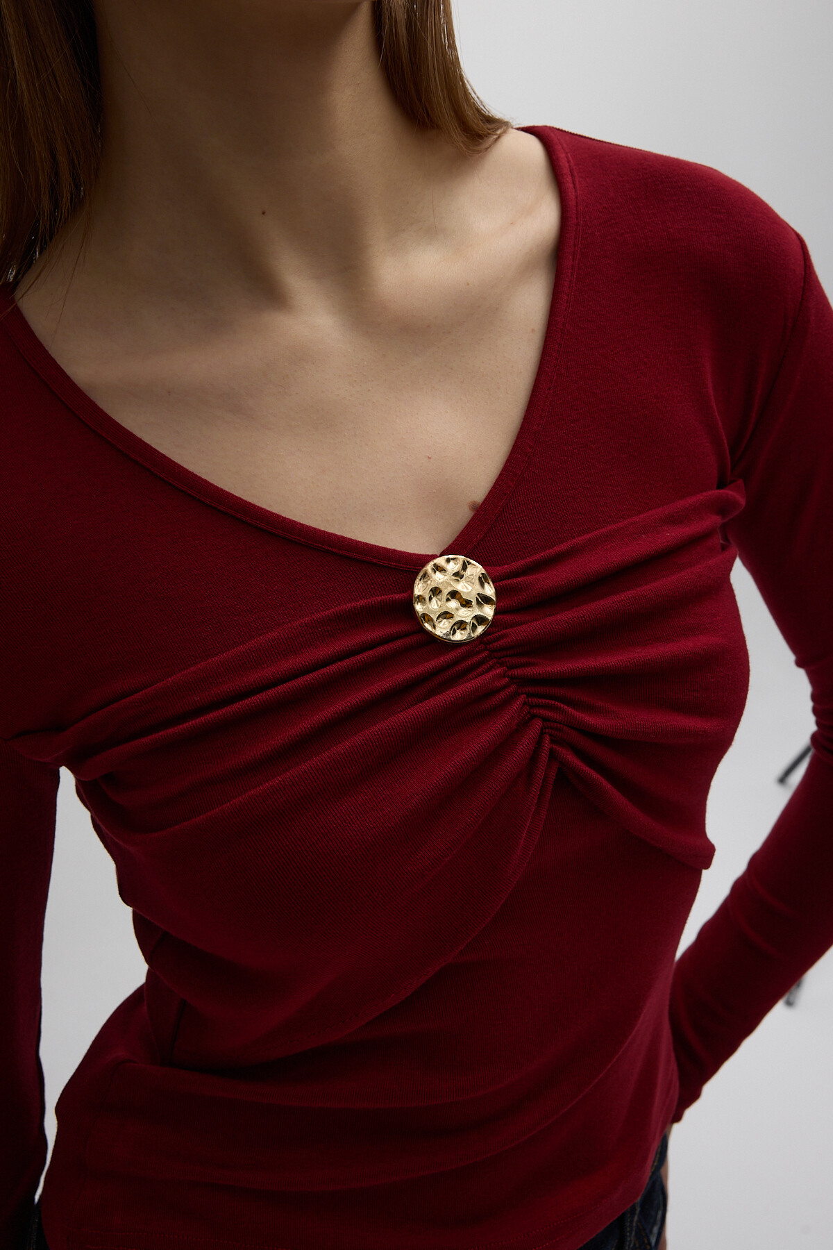 Bordo V Yaka Ön Düğme Detaylı Bluz 8226A - 4