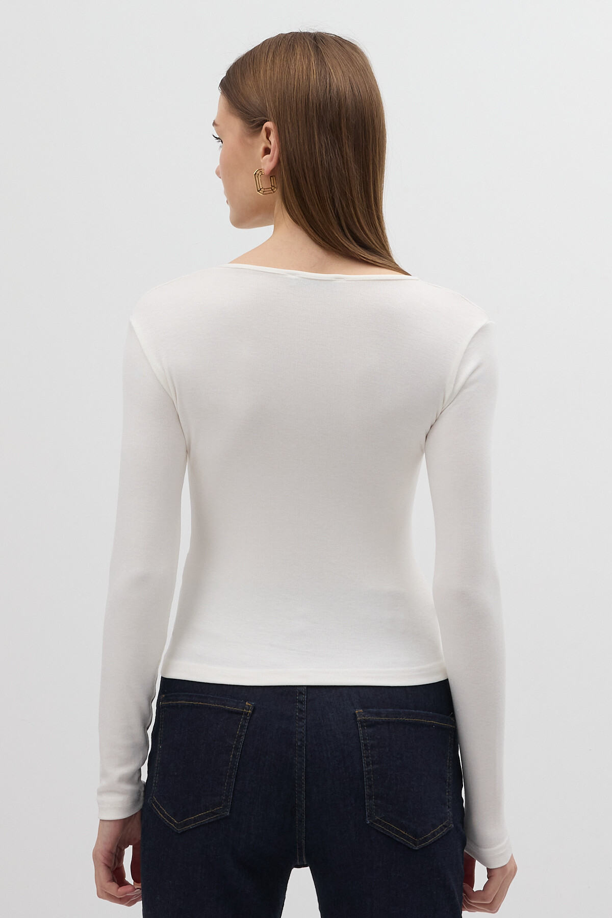 Ekru V Yaka Ön Düğme Detaylı Bluz 8226A - 5