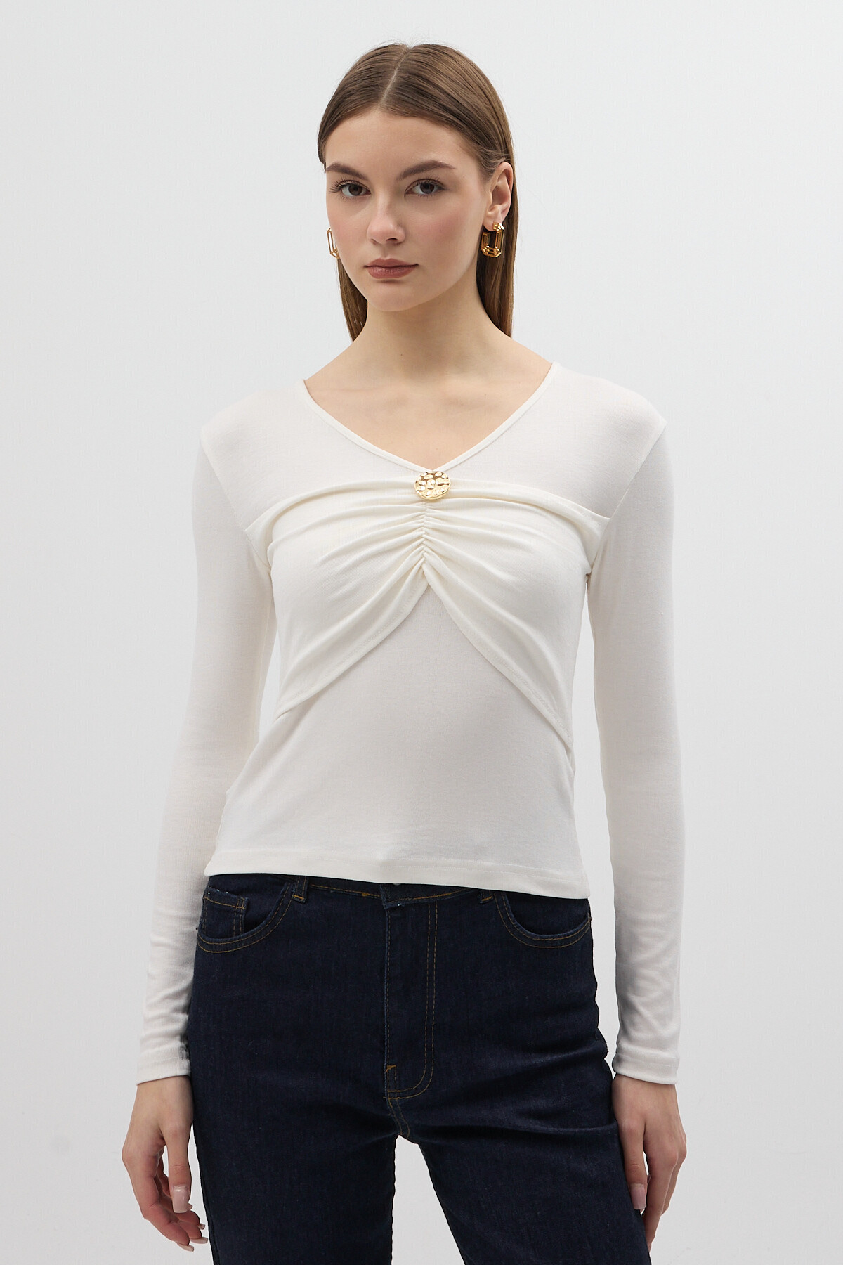 Ekru V Yaka Ön Düğme Detaylı Bluz 8226A - 2