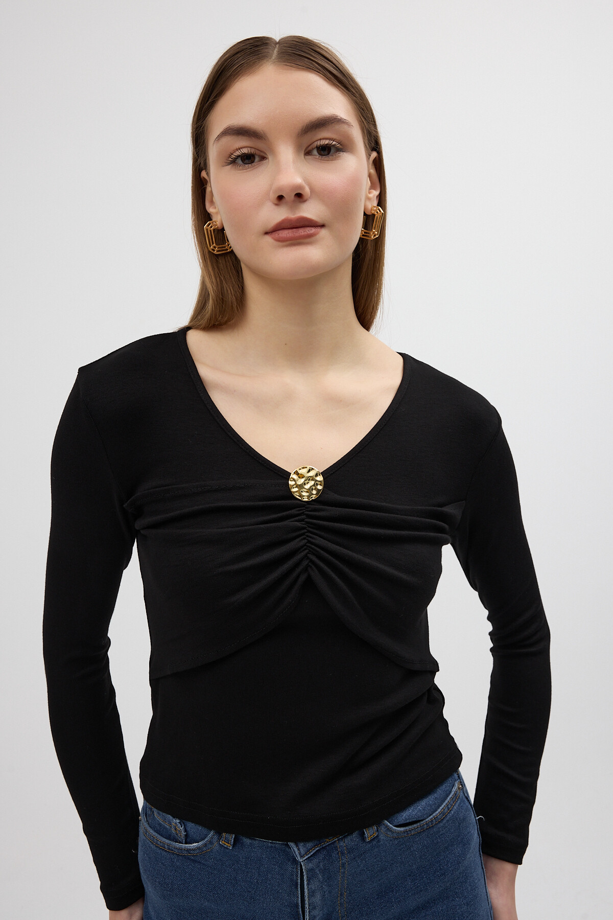 Siyah V Yaka Ön Düğme Detaylı Bluz 8226A - 2