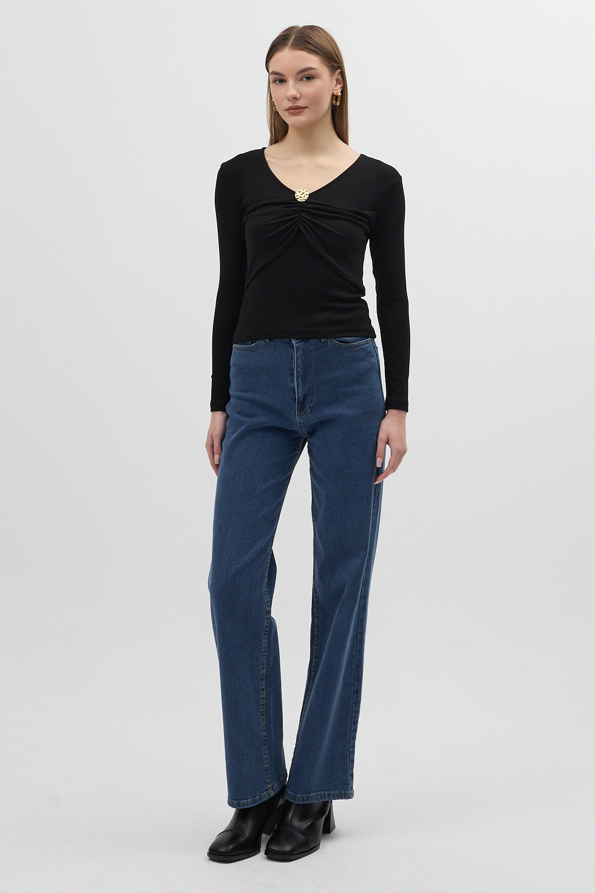 Siyah V Yaka Ön Düğme Detaylı Bluz 8226A - 3