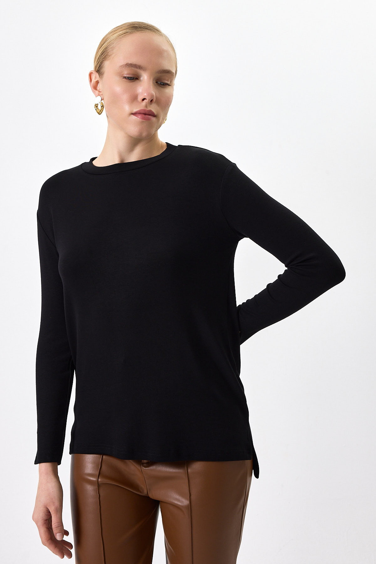 Siyah Bisiklet Yaka Yan Yırtmaçlı Tunik 8229A - 6