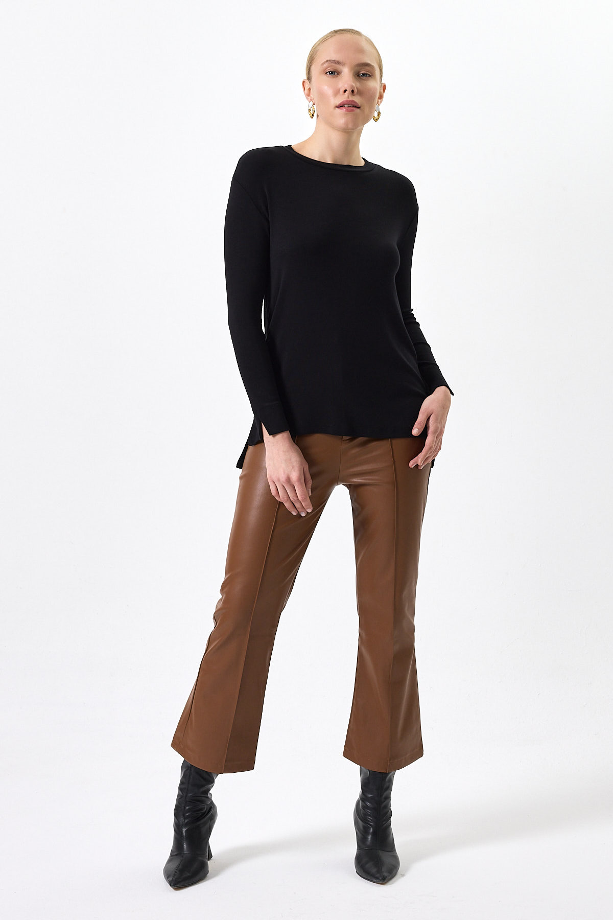 Siyah Bisiklet Yaka Yan Yırtmaçlı Tunik 8229A - 8