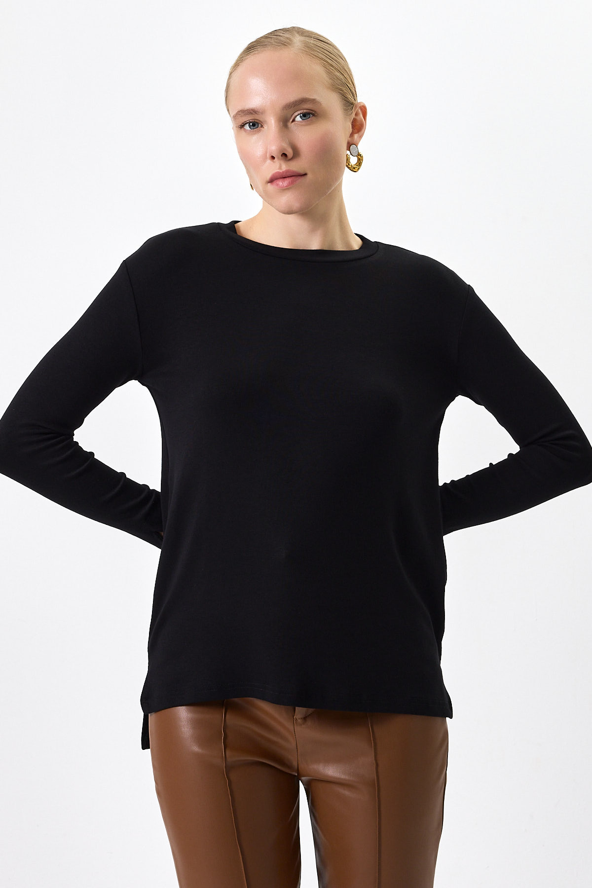 Siyah Bisiklet Yaka Yan Yırtmaçlı Tunik 8229A - RAYS (1)