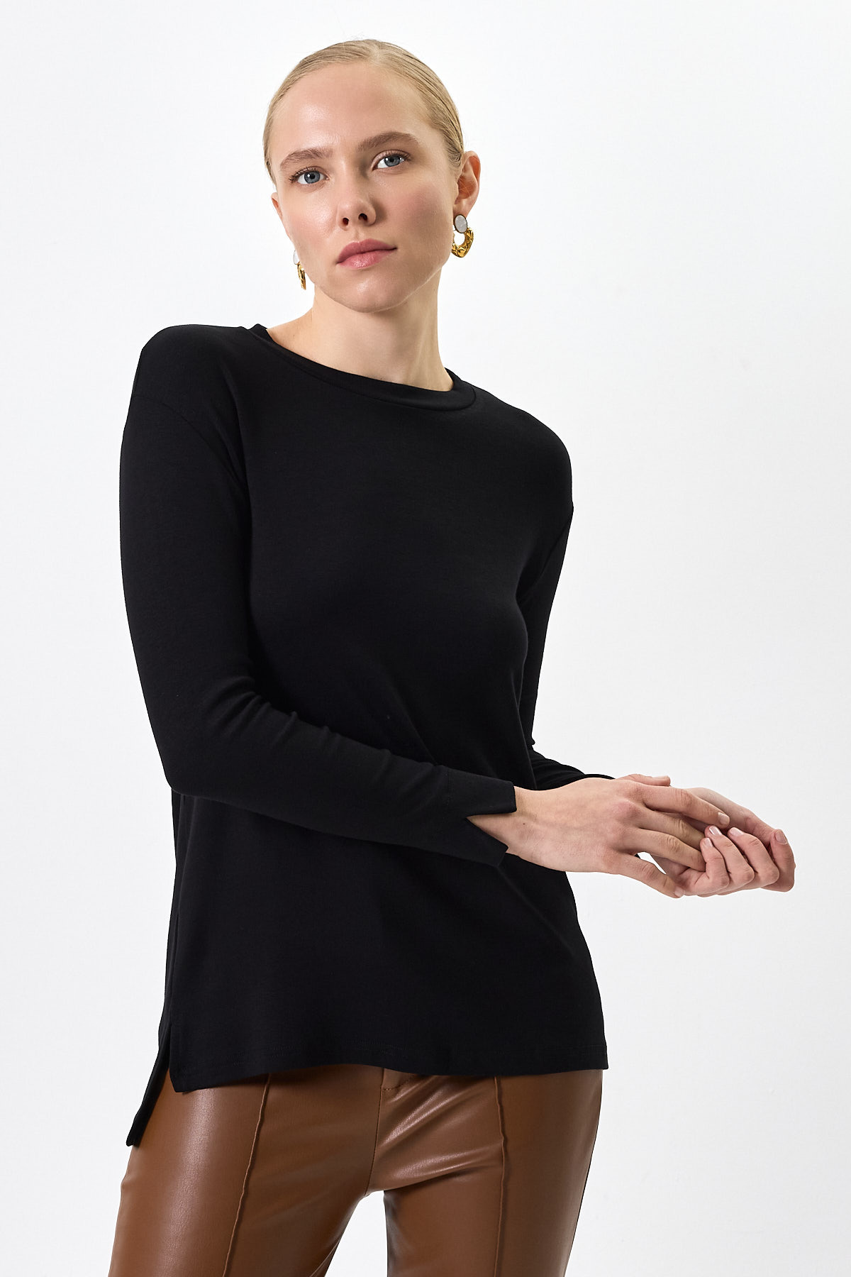 Siyah Bisiklet Yaka Yan Yırtmaçlı Tunik 8229A - 7