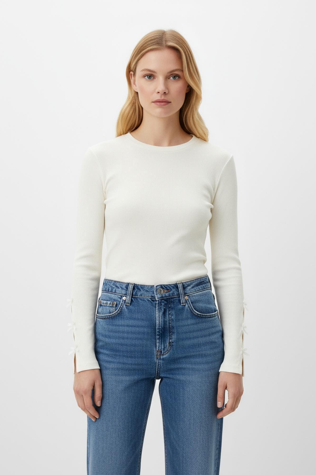 8232A Kol Kurdele Detay Bluz Ekru - RAYS