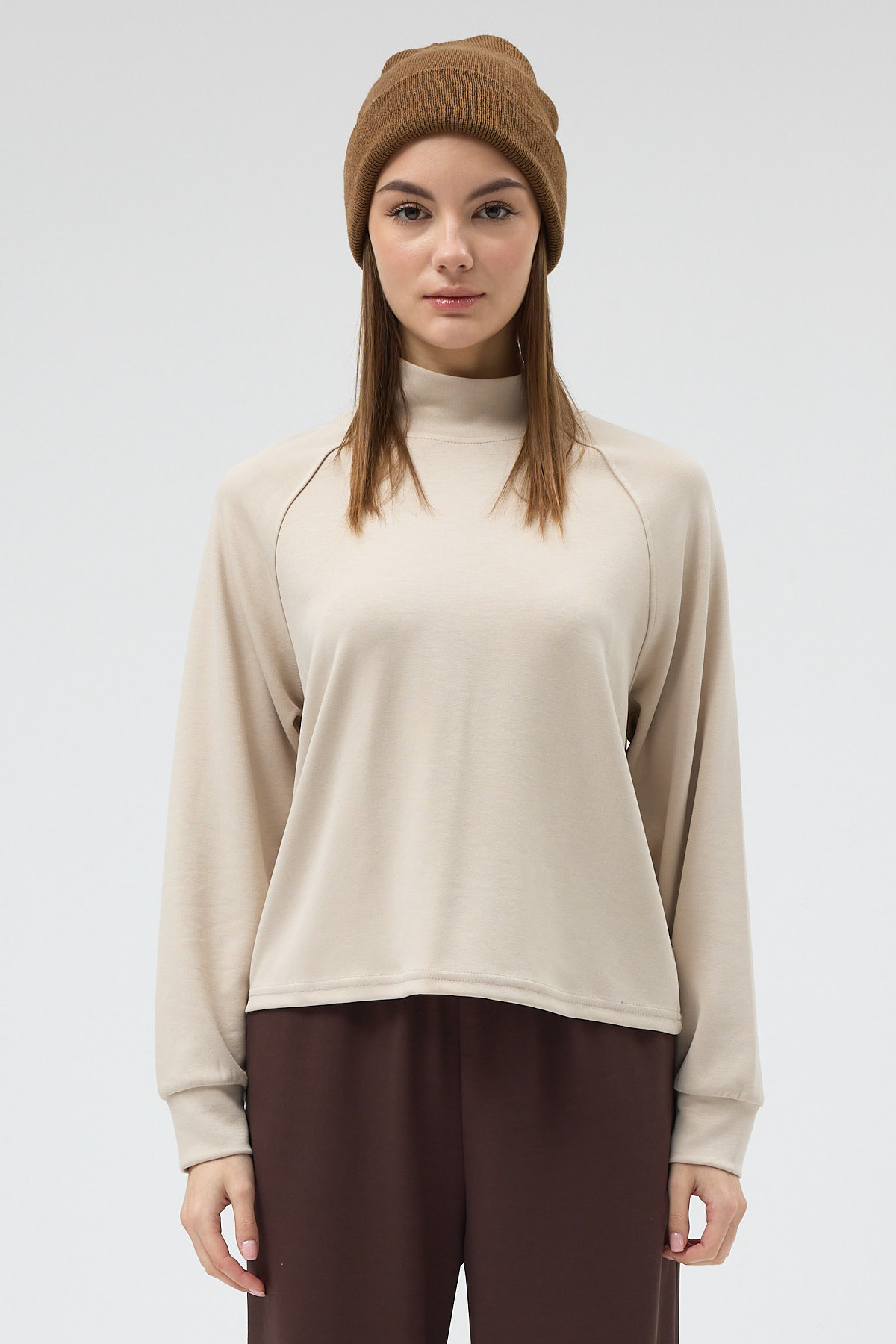 Bej Dik Yaka Reglan Kol Kadın Sweat 8252A - RAYS