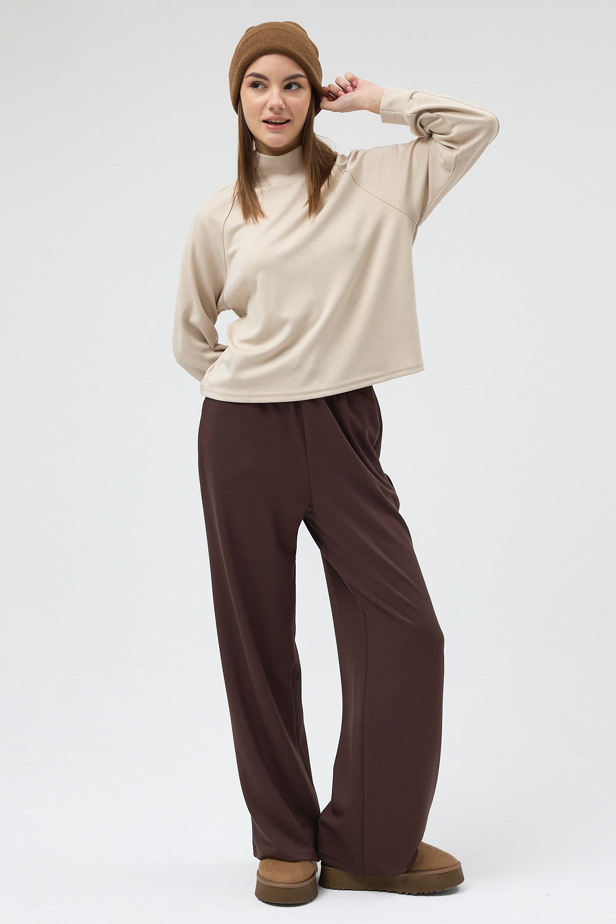 Bej Dik Yaka Reglan Kol Kadın Sweat 8252A - RAYS