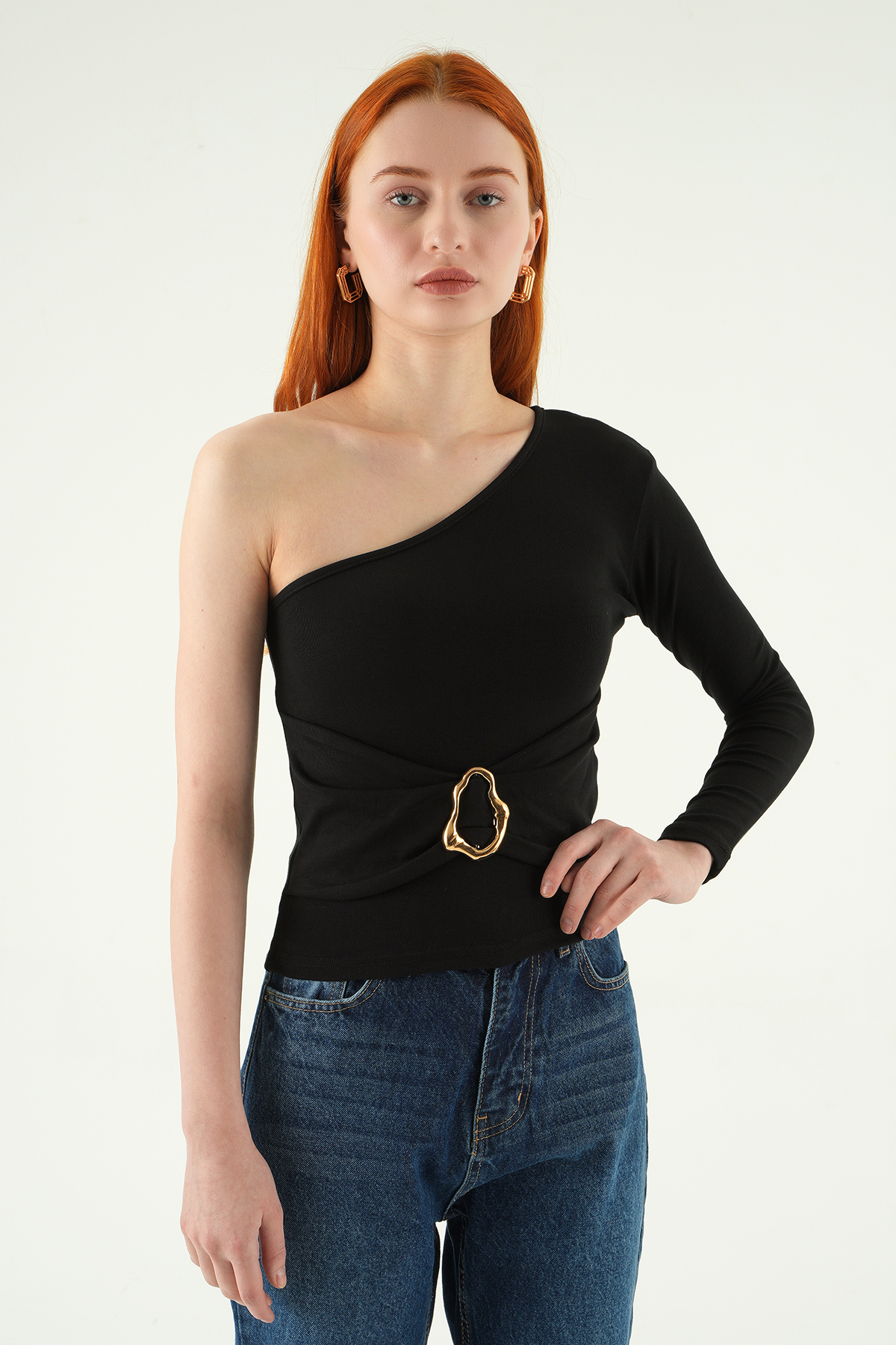 8261A Tek Kol Tokalı Bluz Siyah - 2