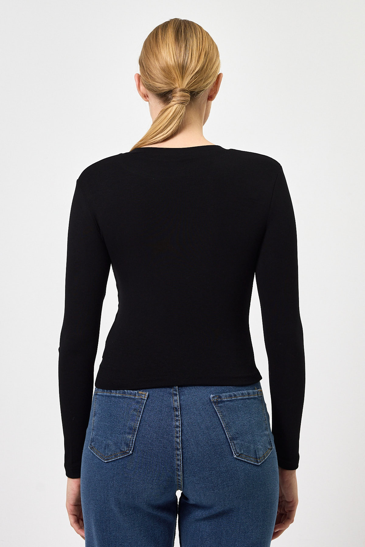 Siyah Bisiklet Yaka Kurdele Aplike Detaylı Kadın Crop Body 8264A - 5