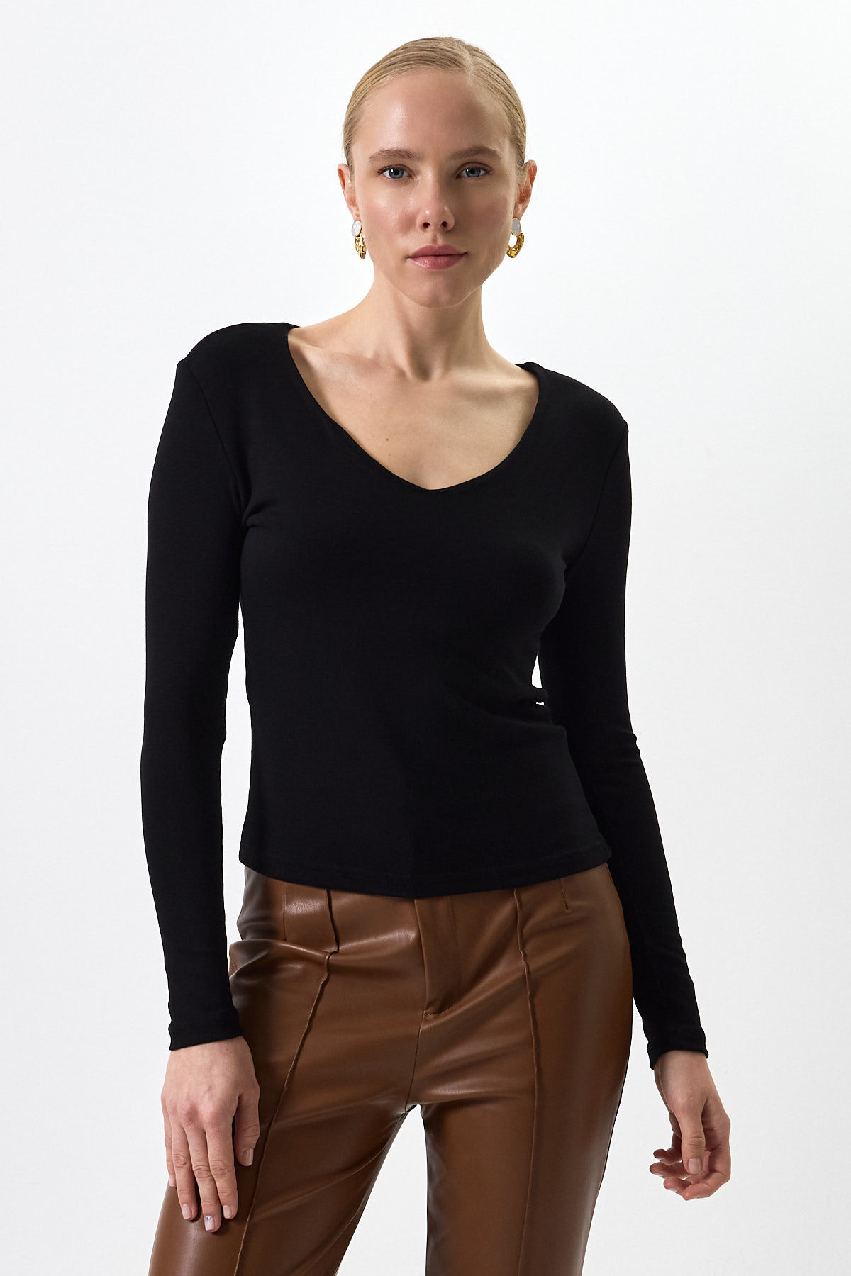 Siyah Fitilli V Yaka Uzun Kollu Kadın Body 8266A - RAYS (1)