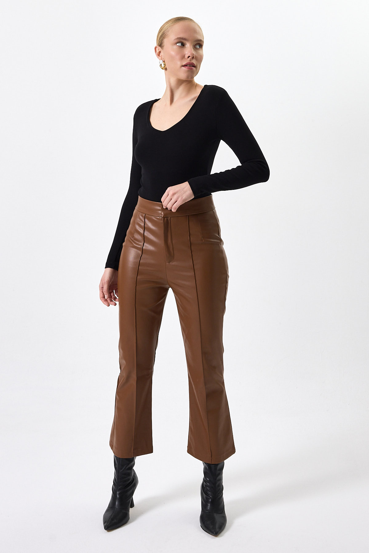 Siyah Fitilli V Yaka Uzun Kollu Kadın Body 8266A - 3