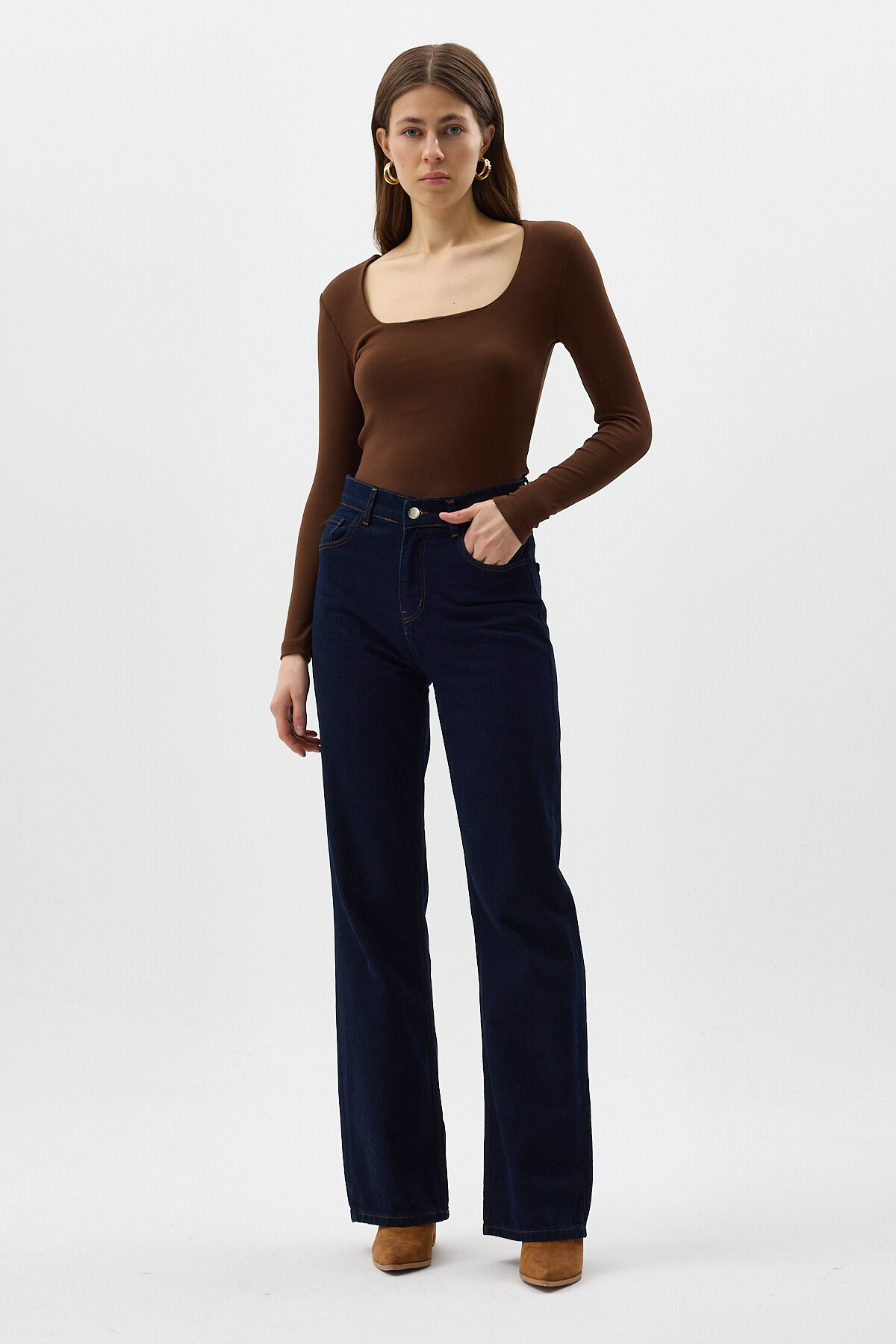 Kahverengi Kare Yaka Uzun Kollu Fitilli Kadın Body 8267A - 3