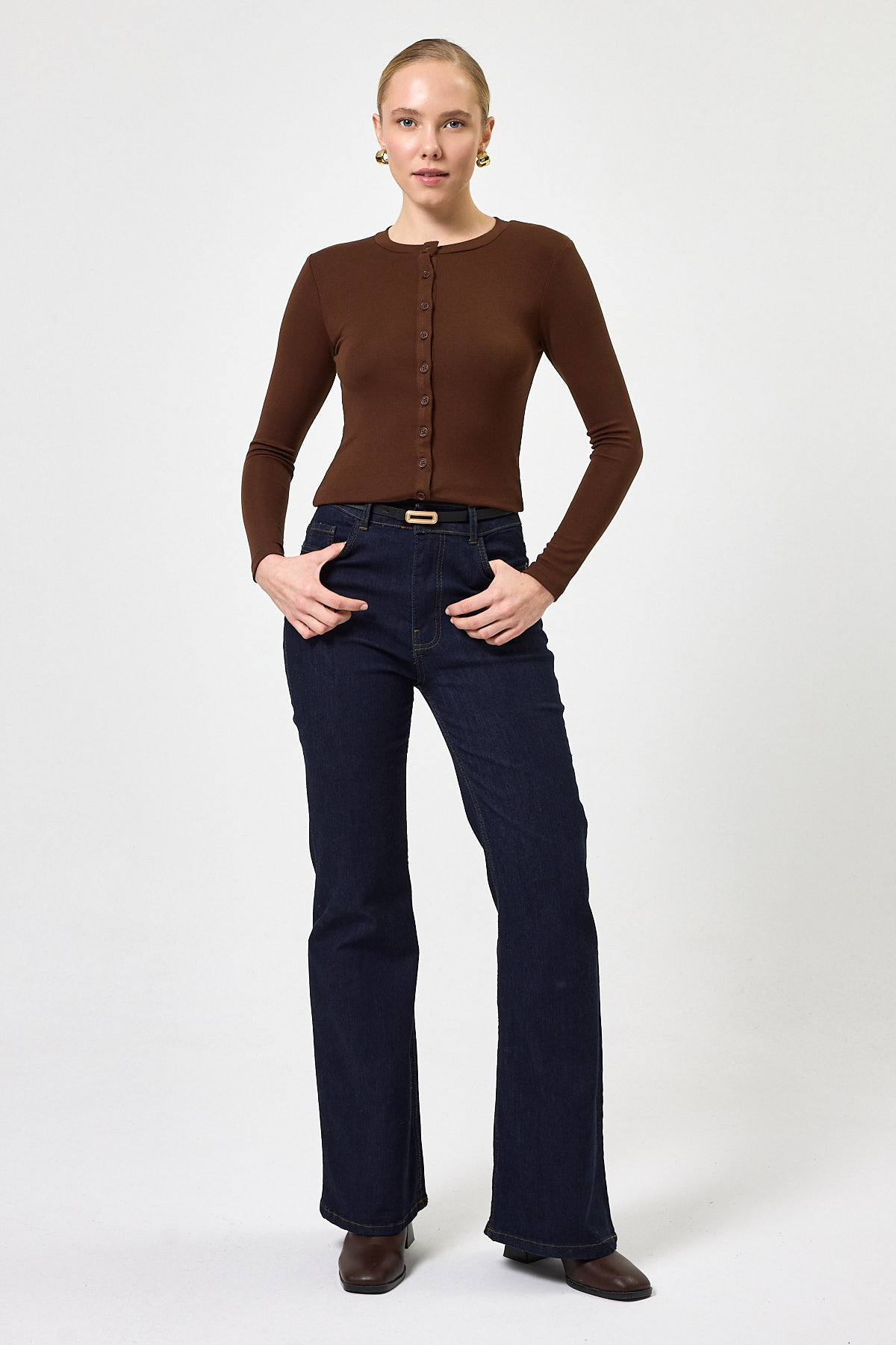 Kahverengi Ön Düğmeli Bisiklet Yaka Uzun Kollu Fitilli Kadın Body 8270A - 3