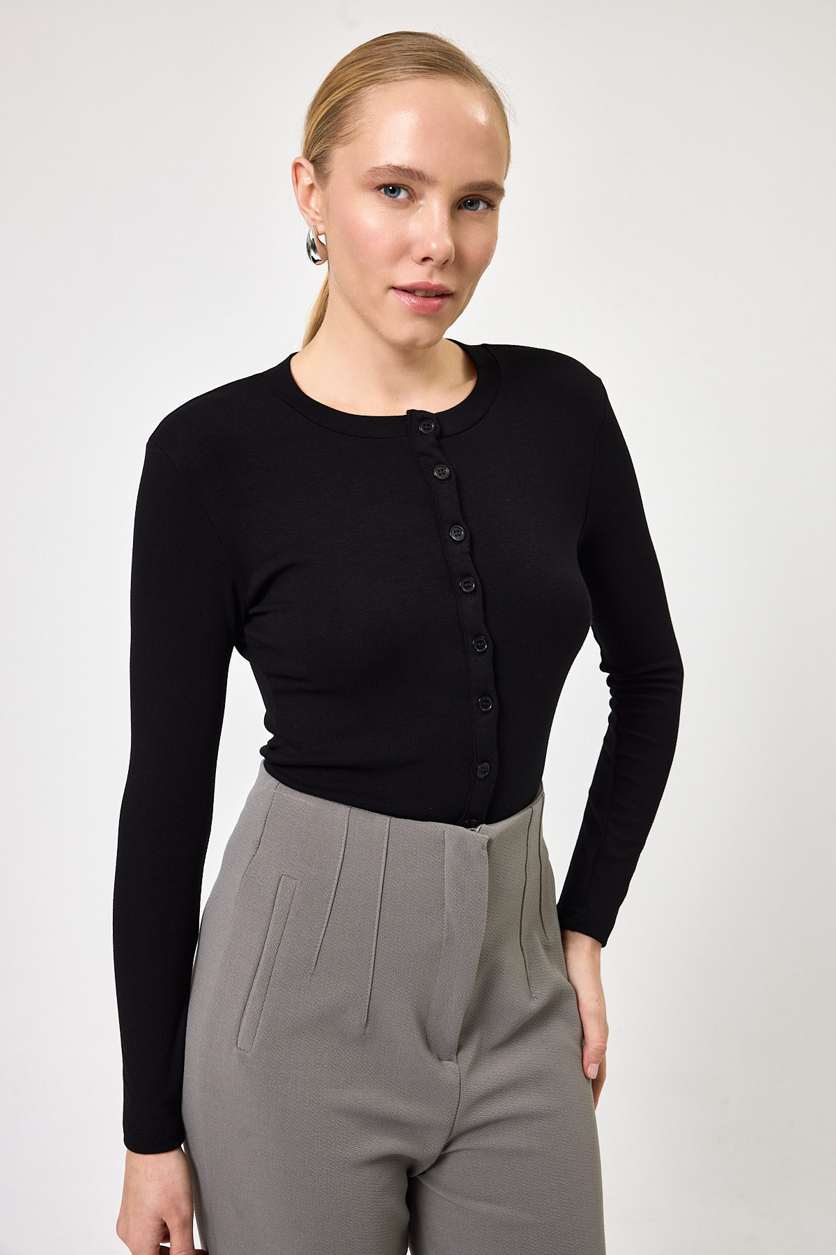 Siyah Ön Düğmeli Bisiklet Yaka Uzun Kollu Fitilli Kadın Body 8270A - RAYS
