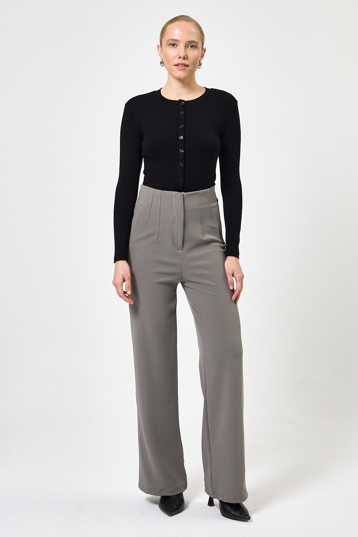 Siyah Ön Düğmeli Bisiklet Yaka Uzun Kollu Fitilli Kadın Body 8270A - RAYS