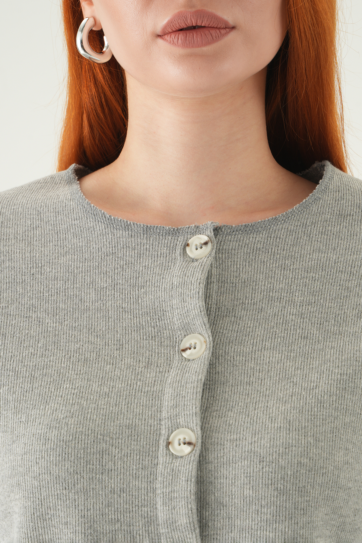 Gri Düğmeli Bisiklet Yaka Bluz 8273A - RAYS