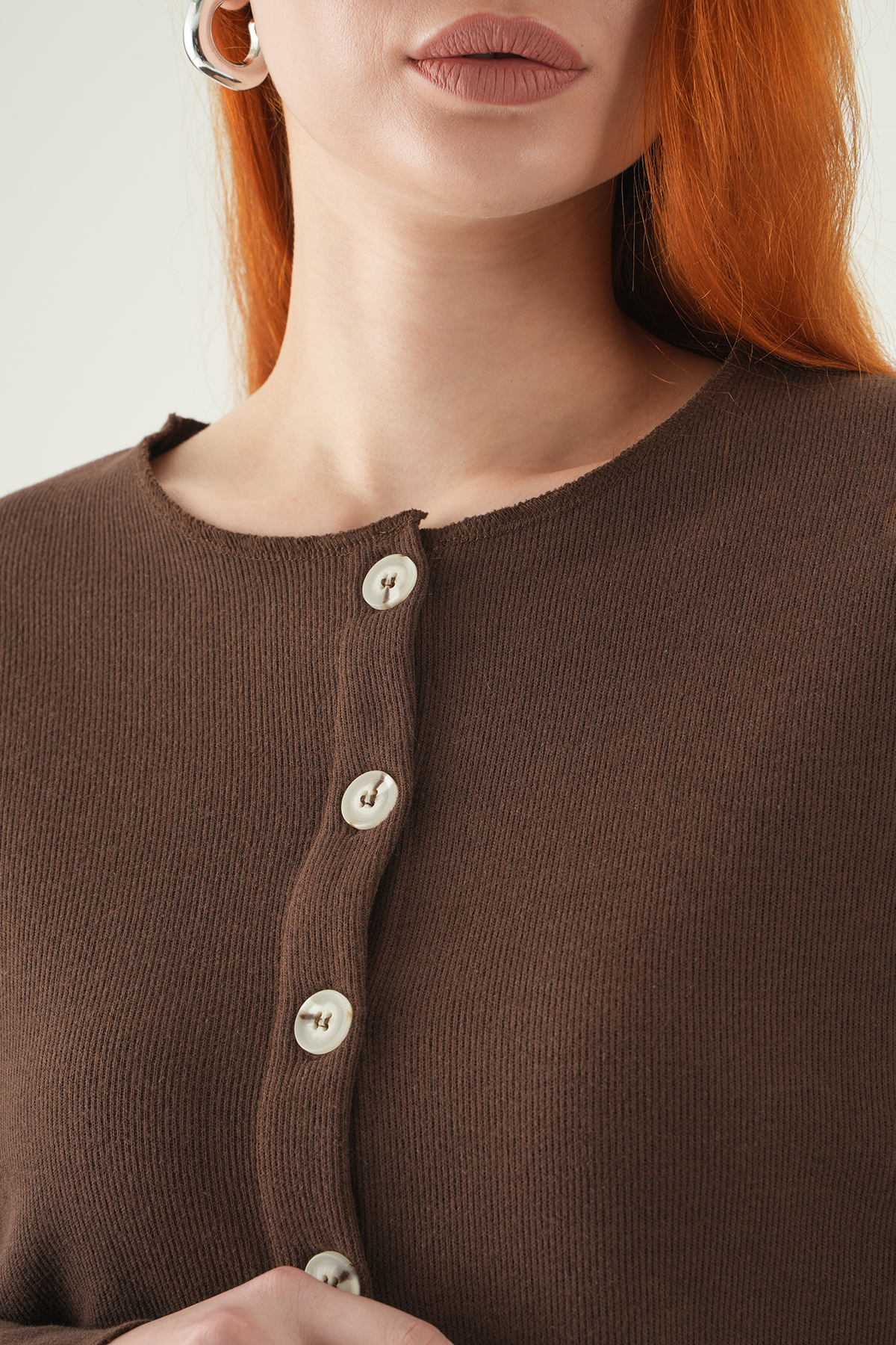 8273A Düğmeli Bisiklet Yaka Bluz Kahve - RAYS