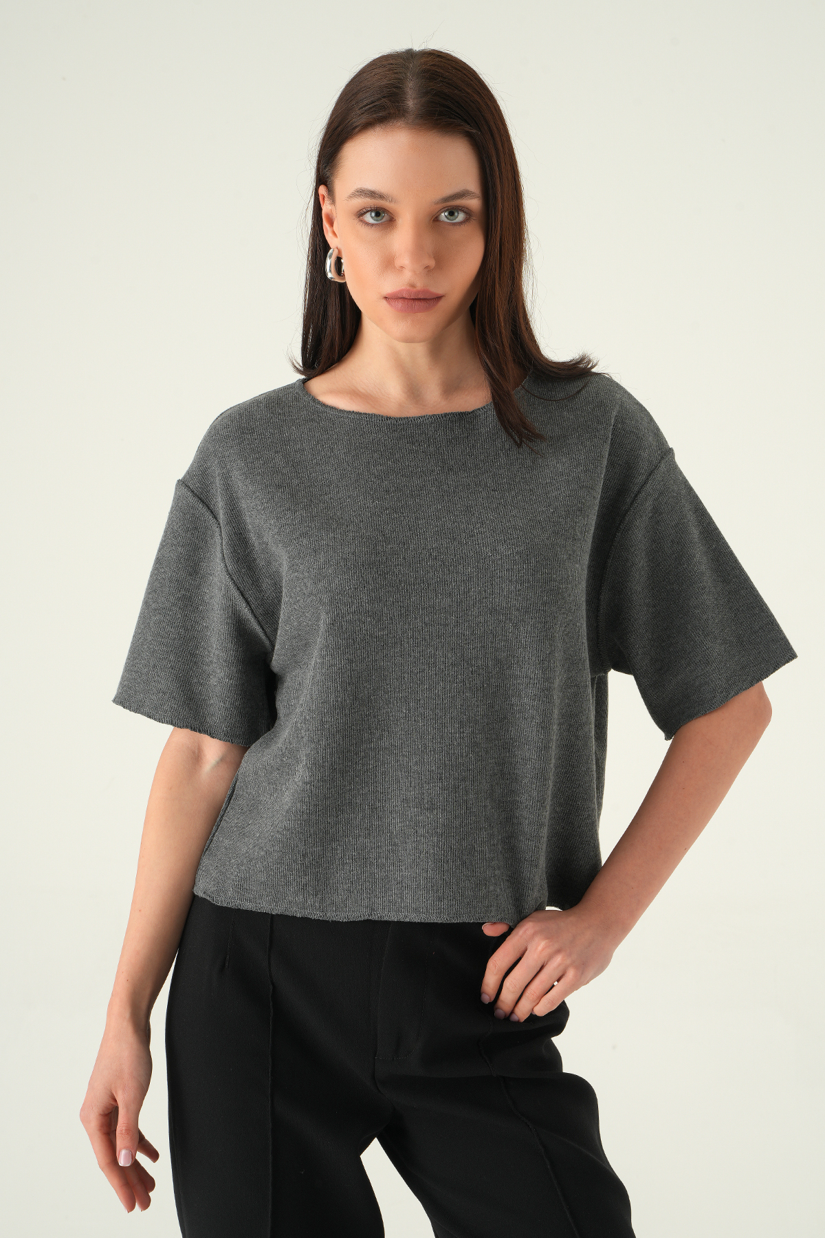 Antrasit Bisiklet Yaka Kısa Kol Bluz 8274A - 1