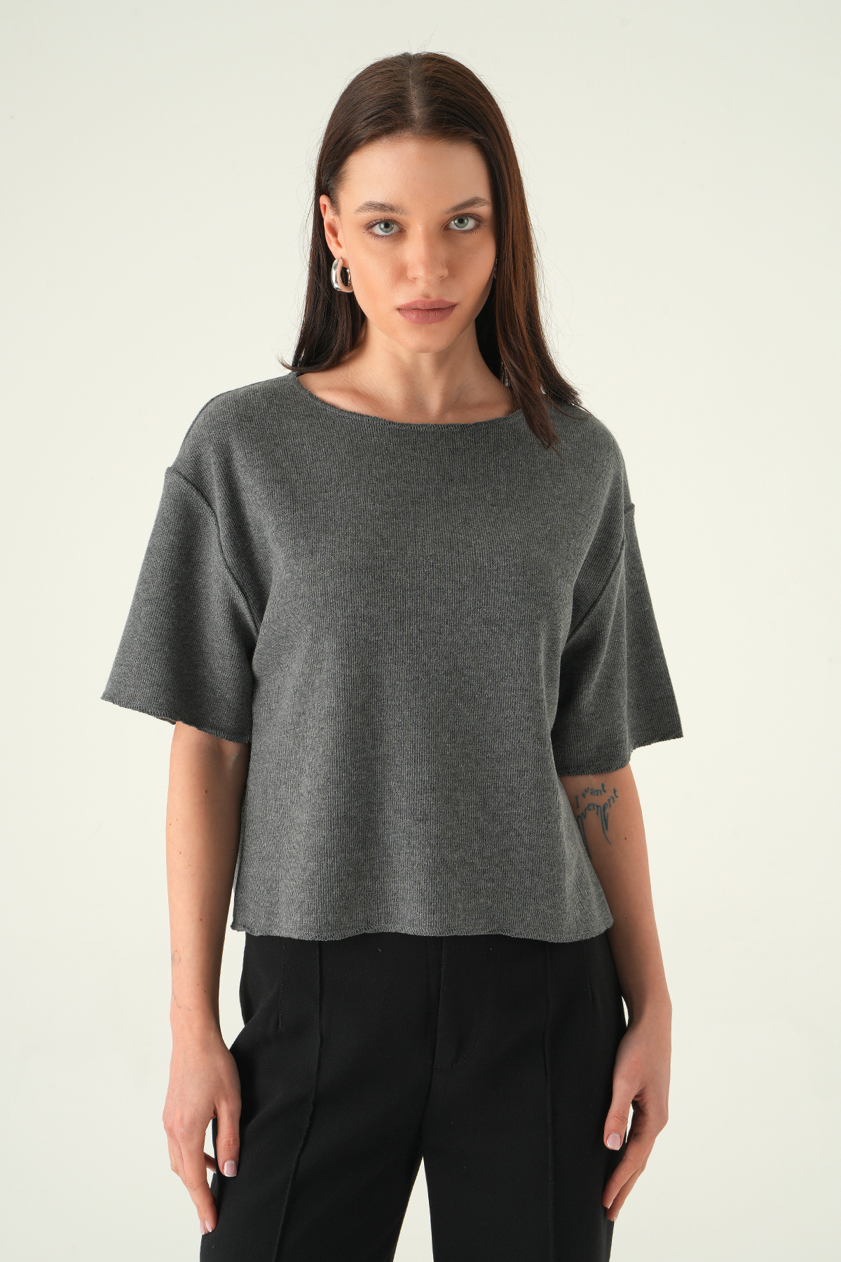 Antrasit Bisiklet Yaka Kısa Kol Bluz 8274A - 2
