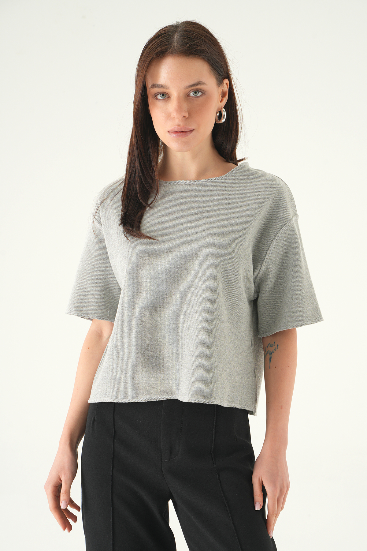 Gri Bisiklet Yaka Kısa Kol Bluz 8274A 