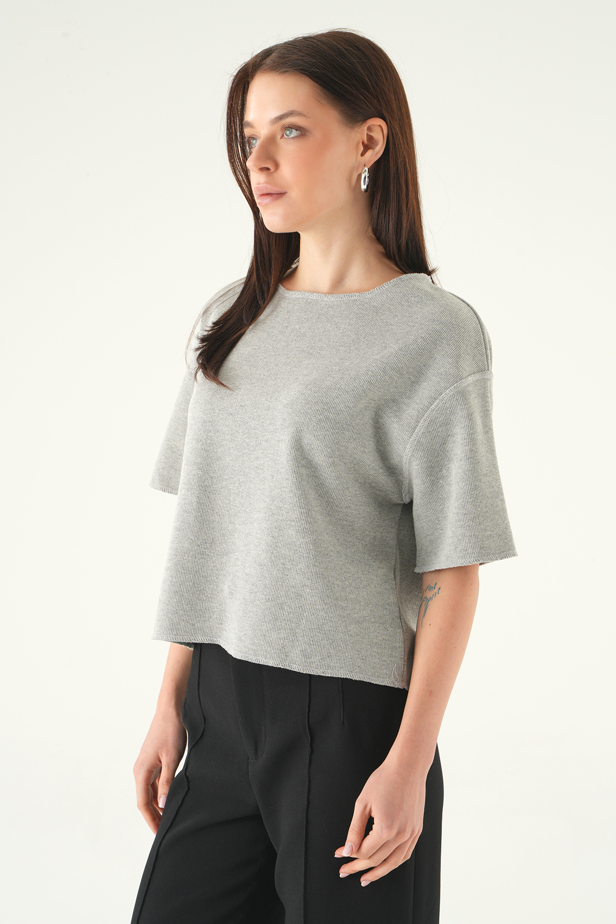 Gri Bisiklet Yaka Kısa Kol Bluz 8274A - 2