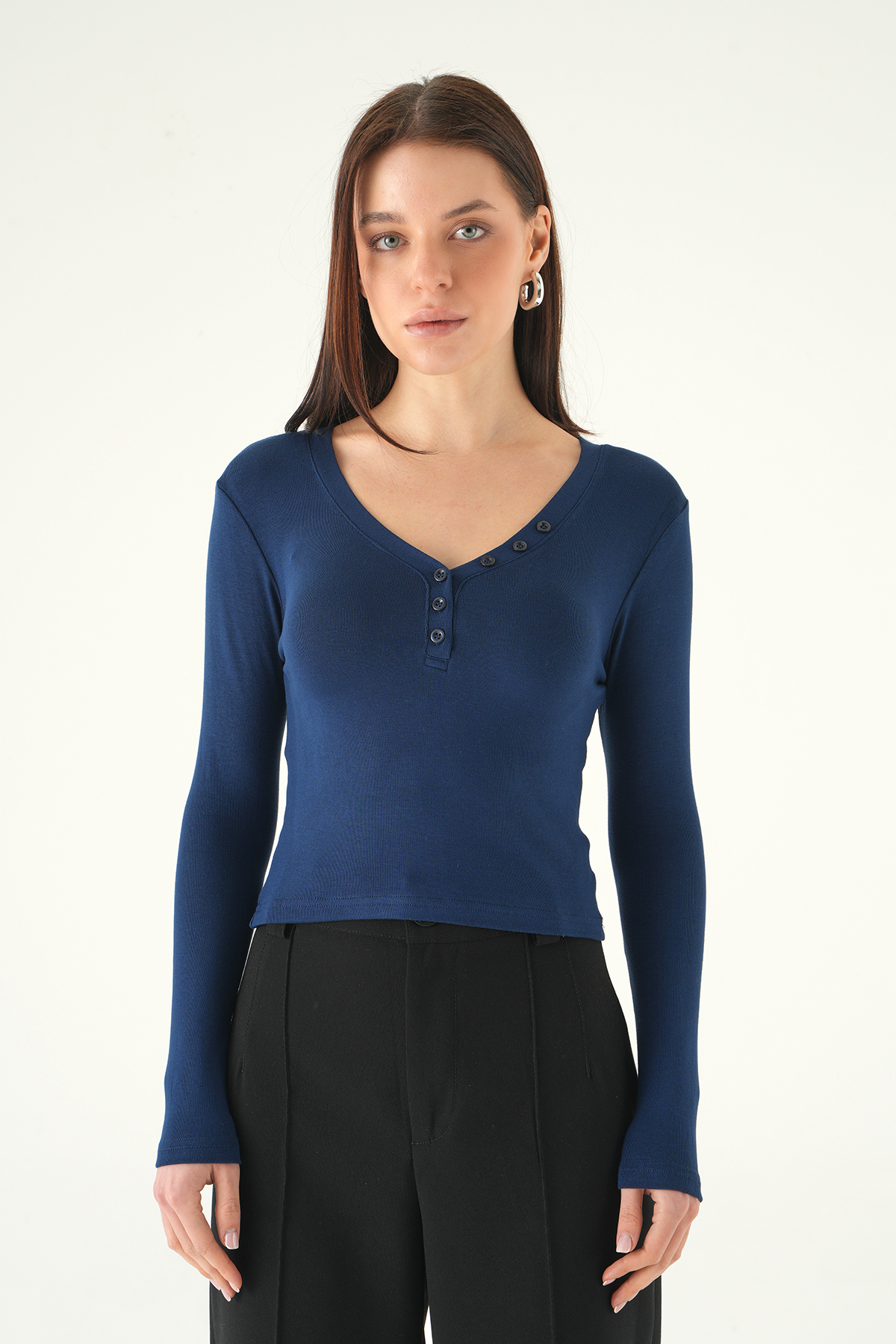 Laci V Yaka Düğmeli Badi 8299A - 1