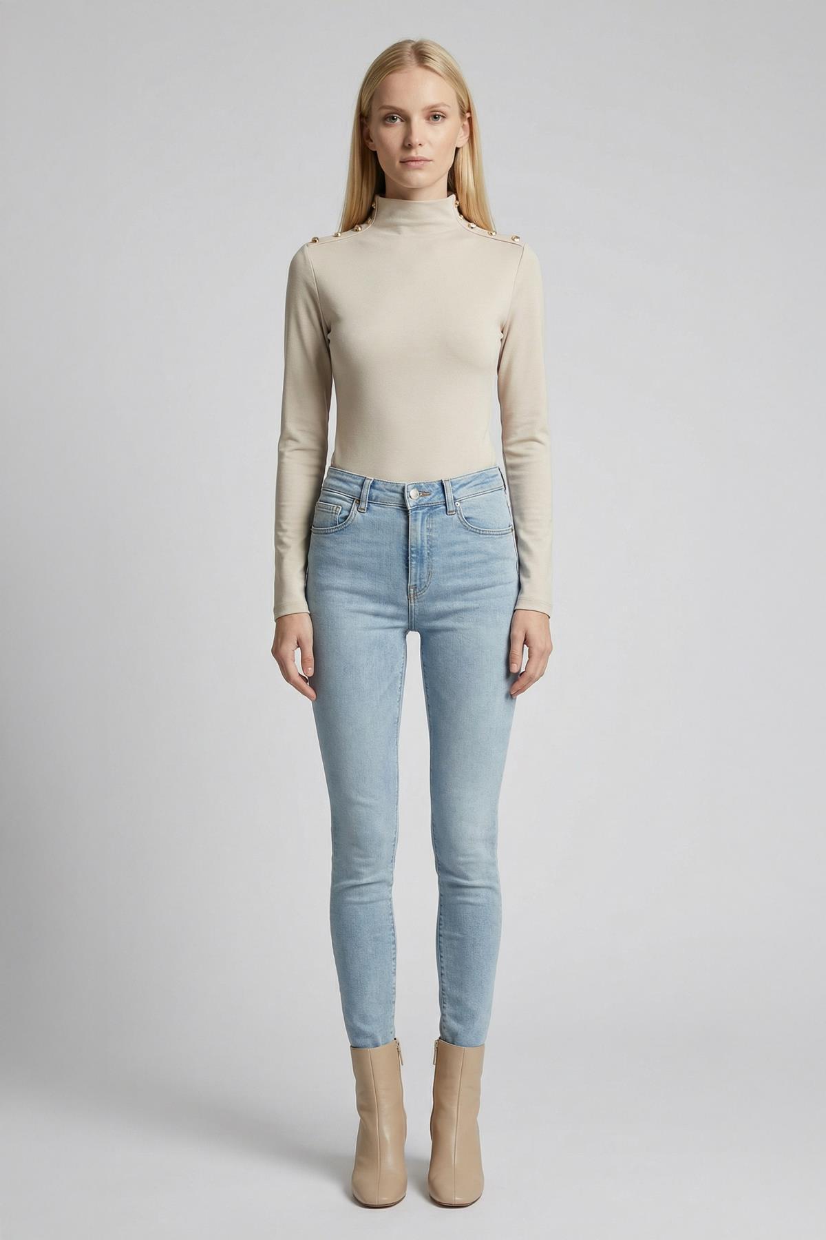 8312A Omuz Dümeli Bluz Bej - 1