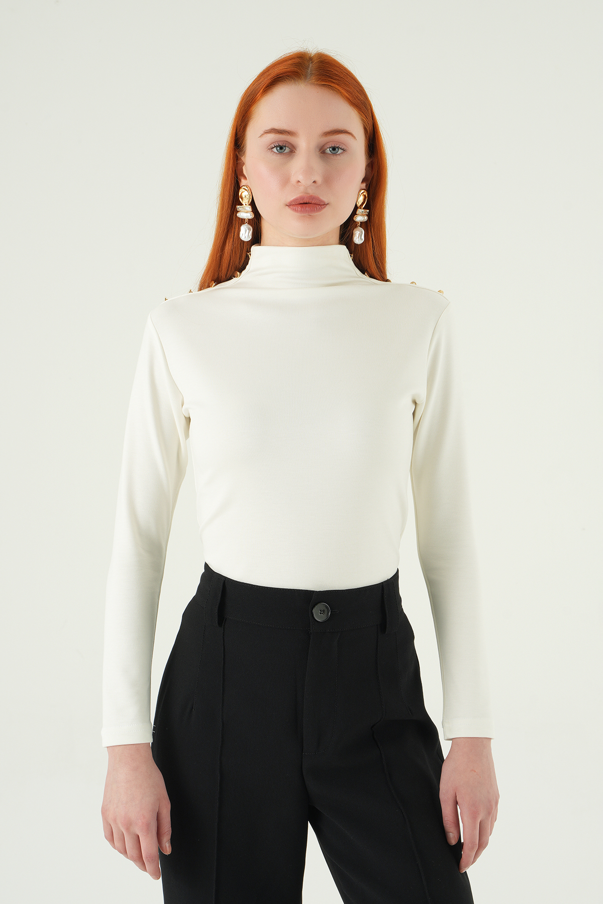 8312A Omuz Dümeli Bluz Ekru 