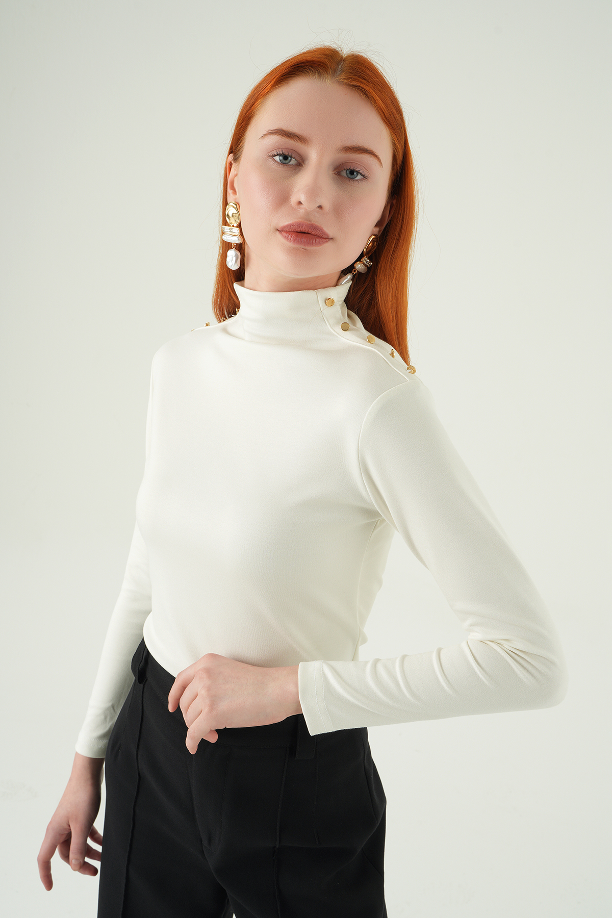 8312A Omuz Dümeli Bluz Ekru - 6