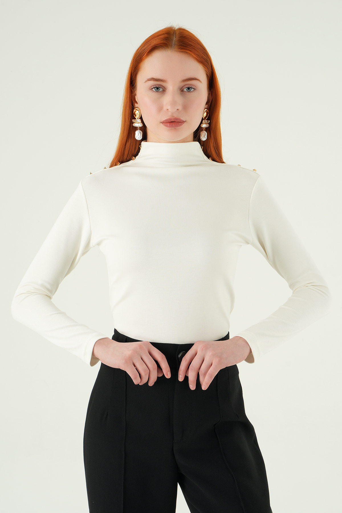 8312A Omuz Dümeli Bluz Ekru - 7