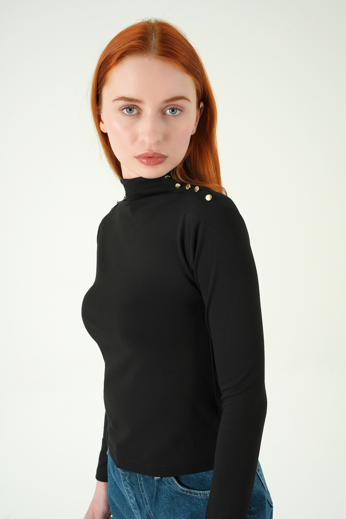 8312A Omuz Dümeli Bluz Siyah 