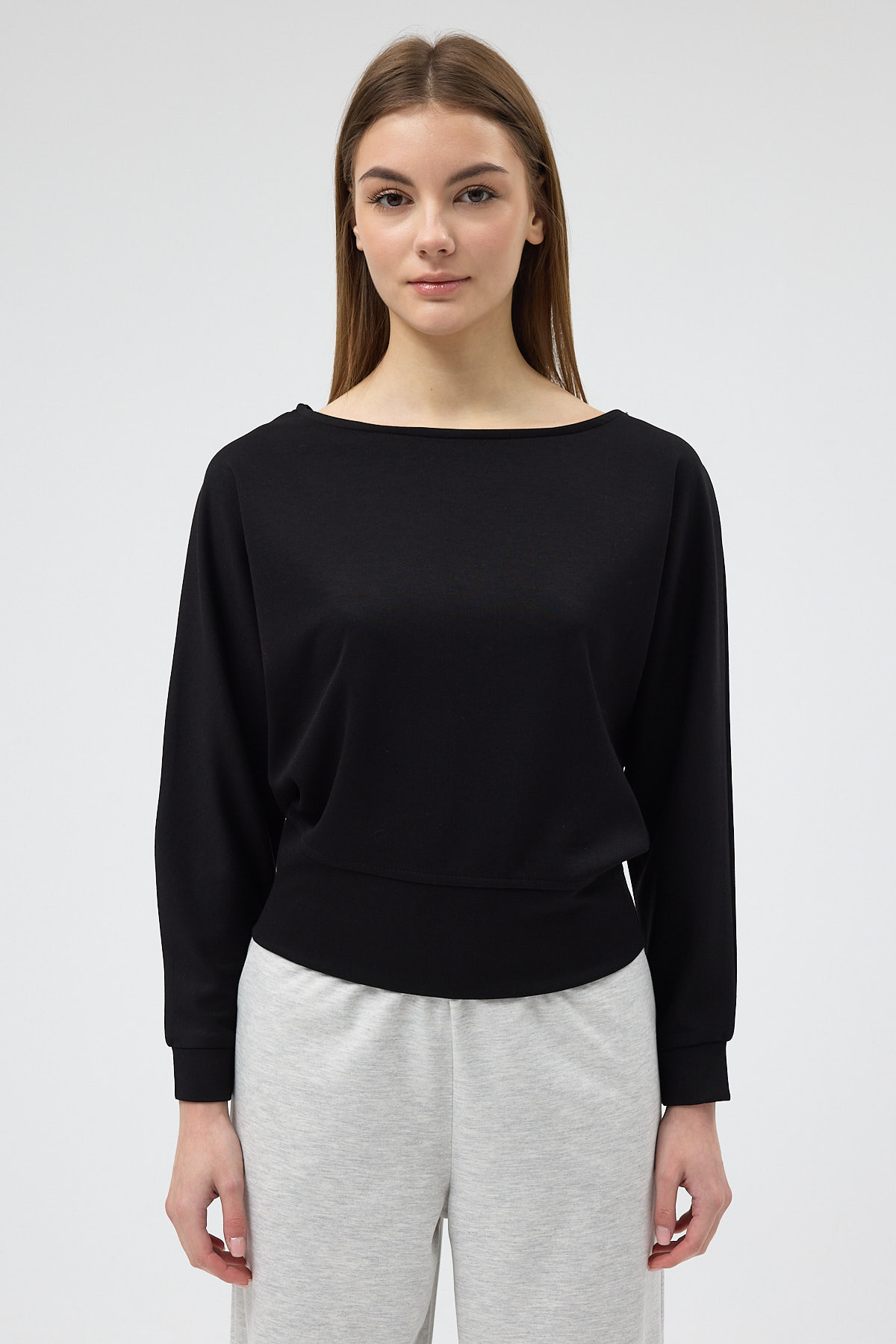 Siyah Kayık Yaka Yarasa Kol Büzgülü Bluz 8316A - 2