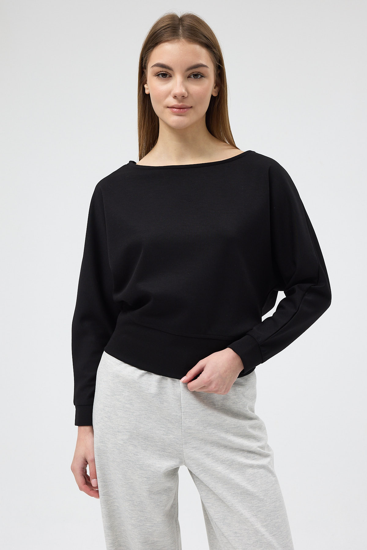 Siyah Kayık Yaka Yarasa Kol Büzgülü Bluz 8316A 