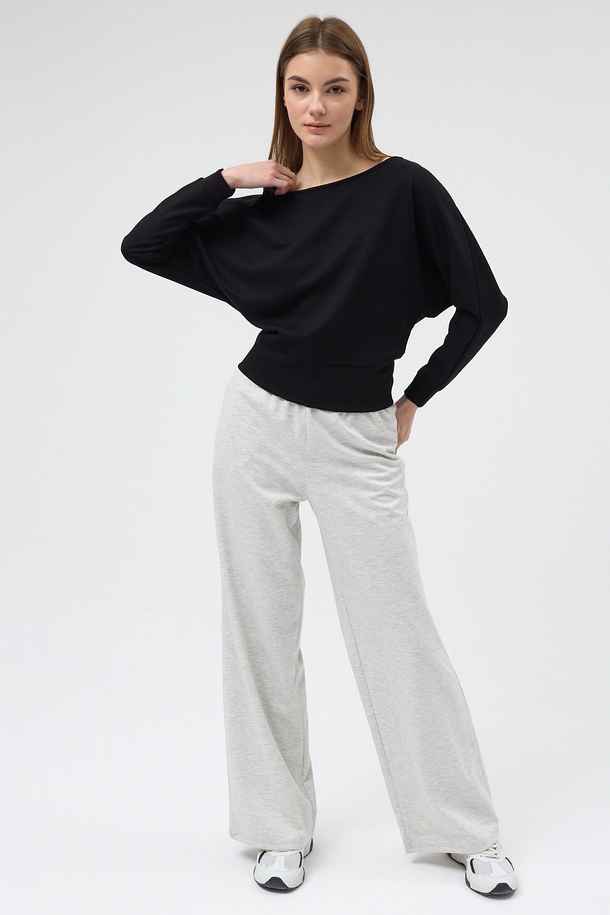 Siyah Kayık Yaka Yarasa Kol Büzgülü Bluz 8316A - 3