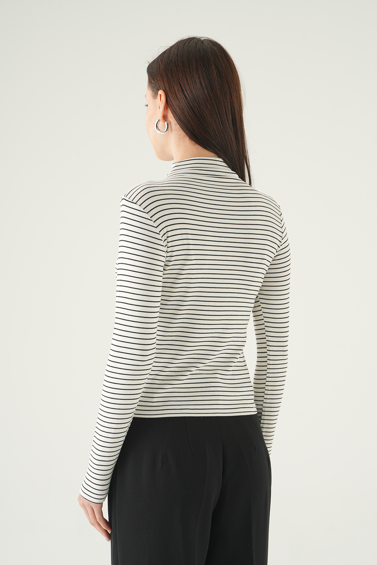 8374A Yarım Boğaz Çizgili Badi Beyaz - 5