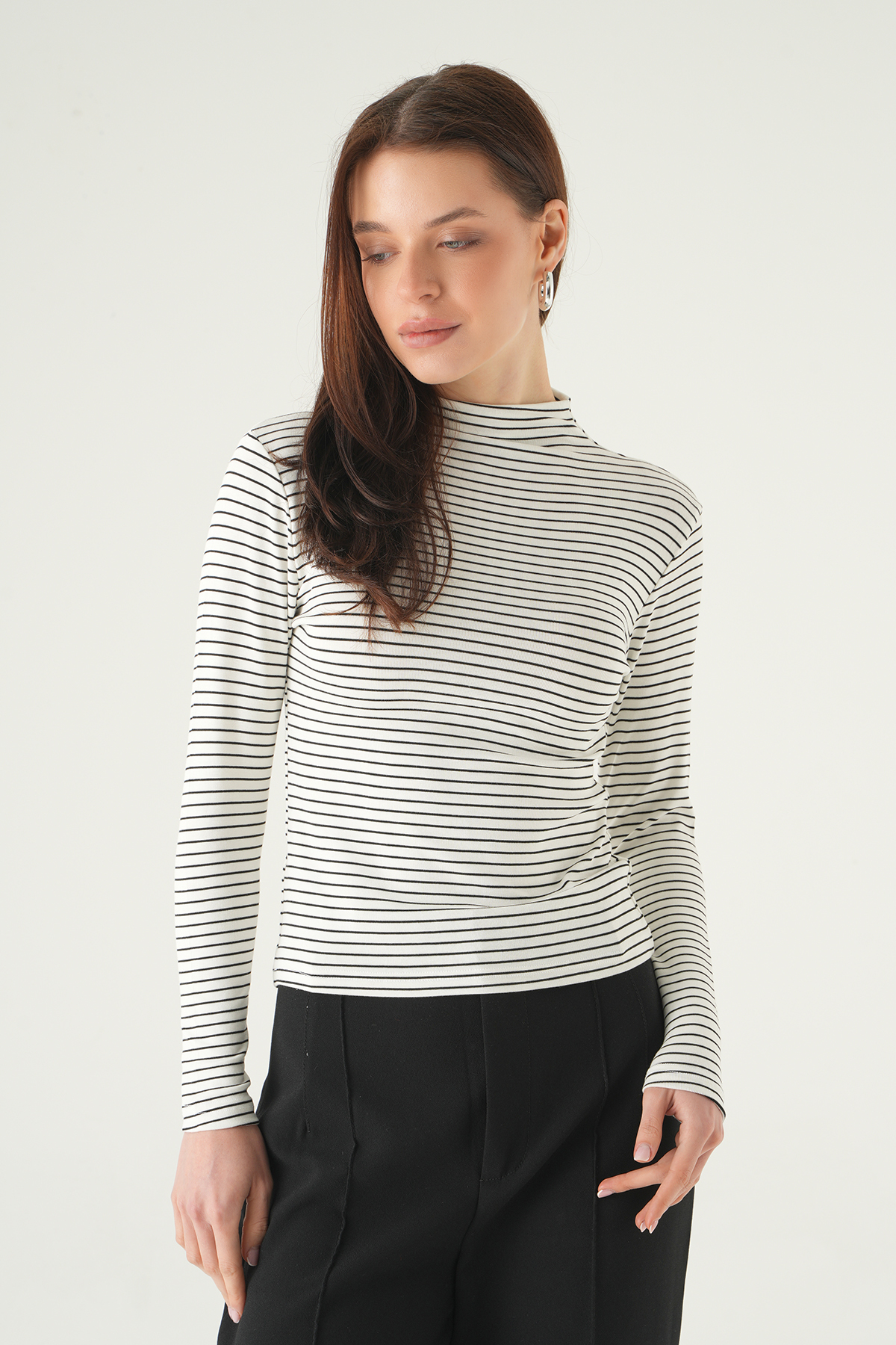 Beyaz Yarım Boğaz Çizgili Badi 8374A - 2