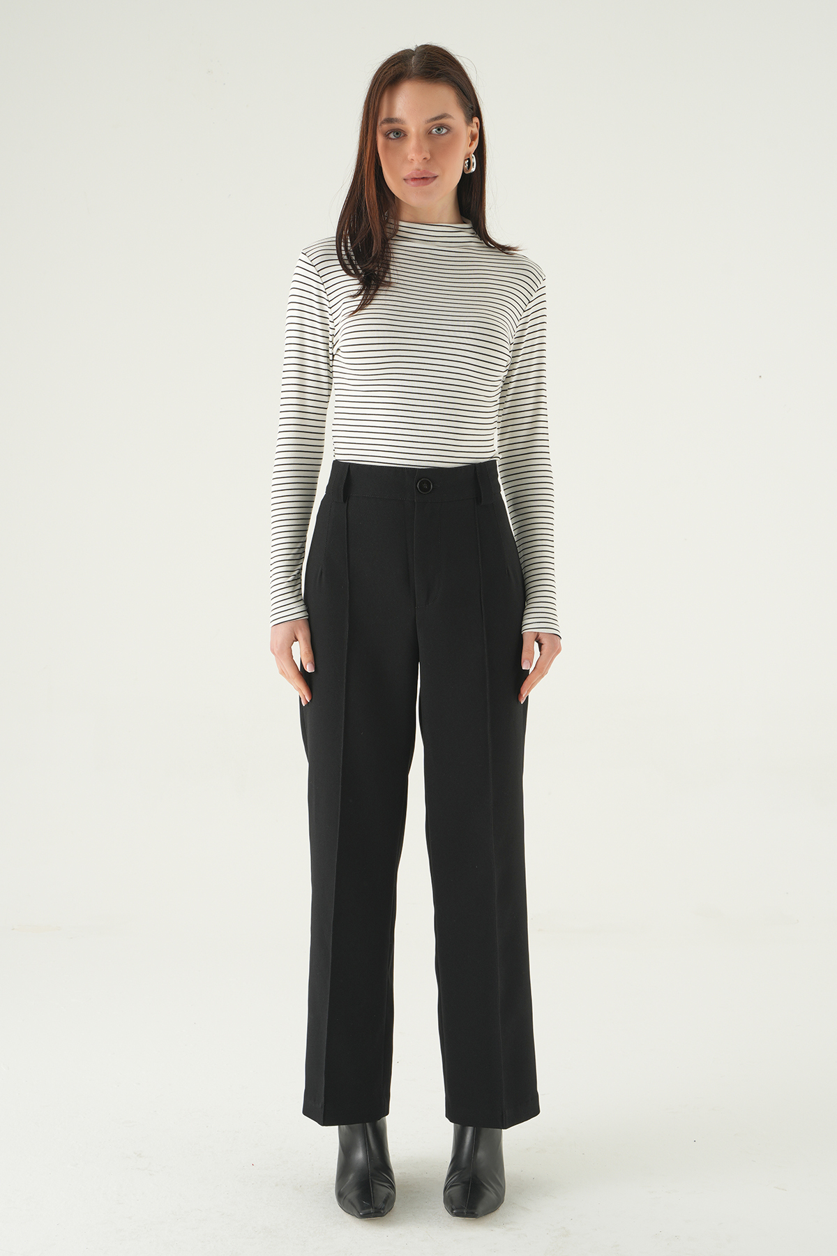 Beyaz Yarım Boğaz Çizgili Badi 8374A - RAYS