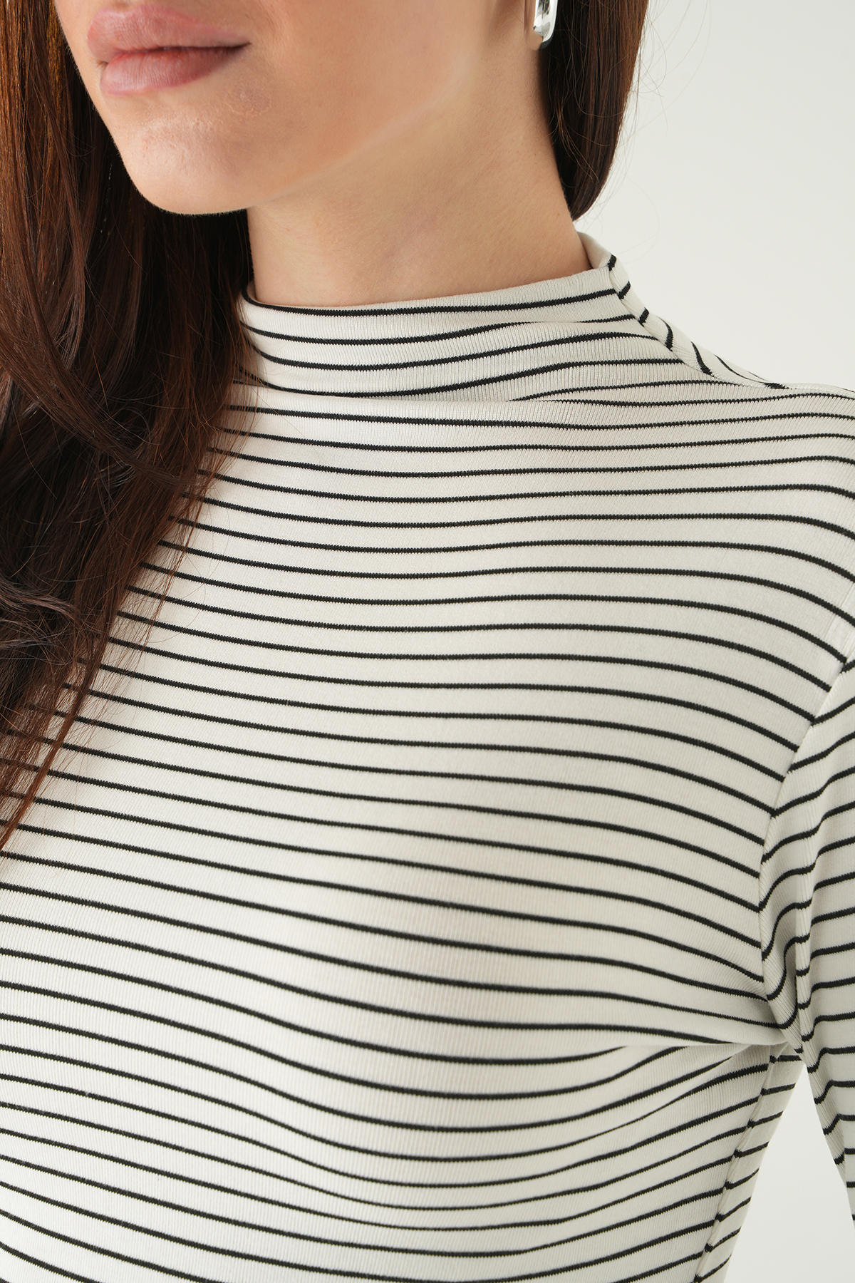 Beyaz Yarım Boğaz Çizgili Badi 8374A - RAYS