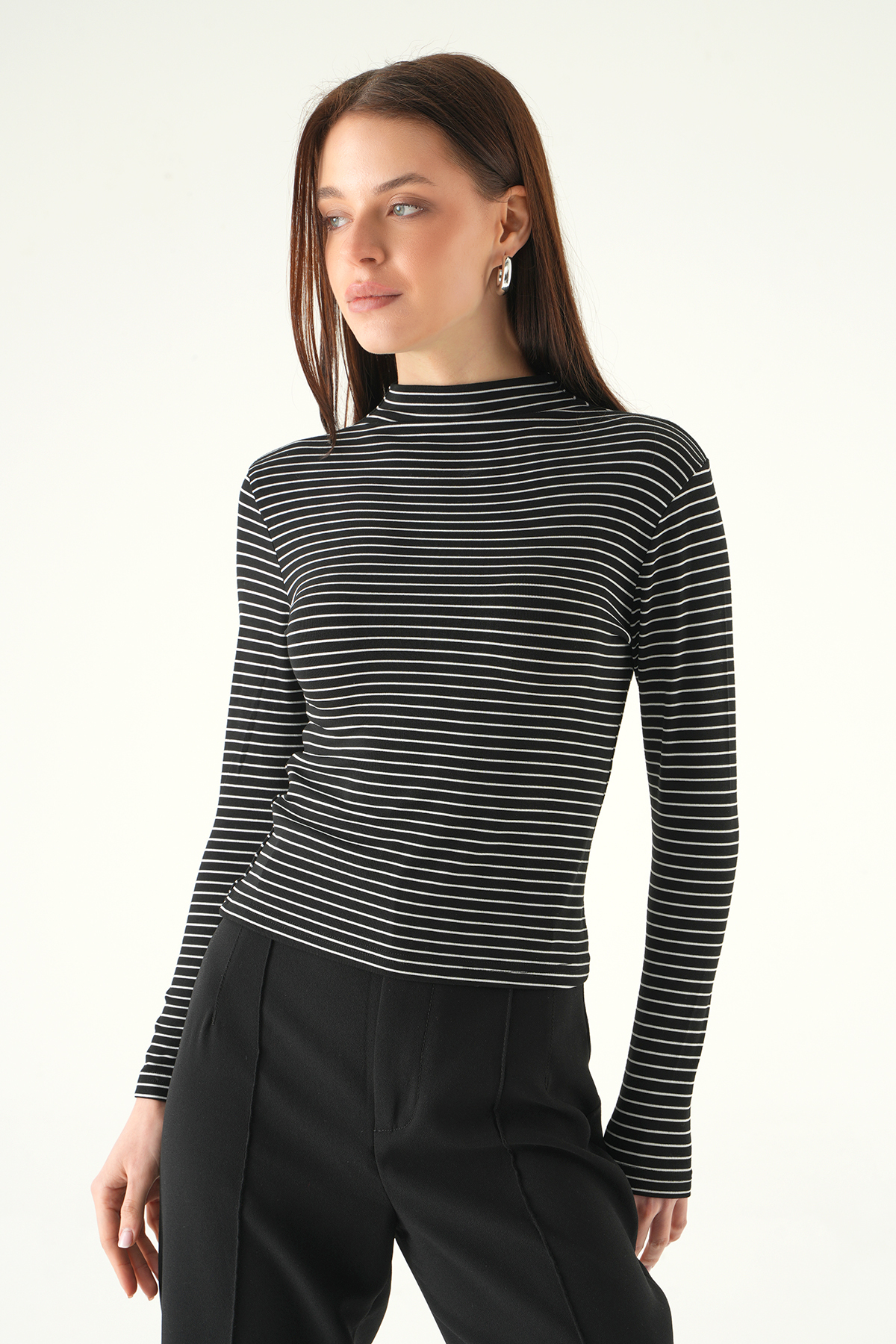 Siyah Yarım Boğaz Çizgili Badi 8374A - RAYS (1)