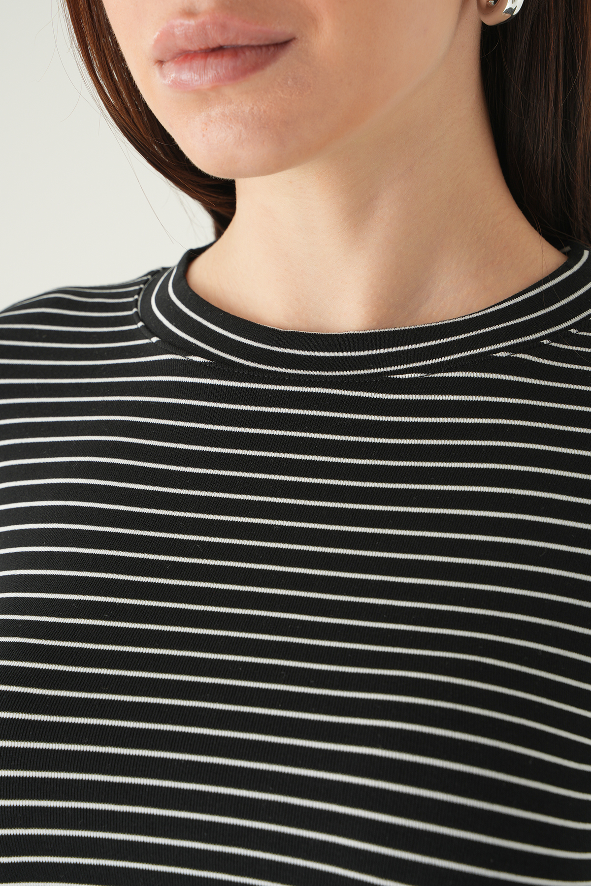 Siyah Bisiklet Yaka Çizgili Badi 8375A - 4